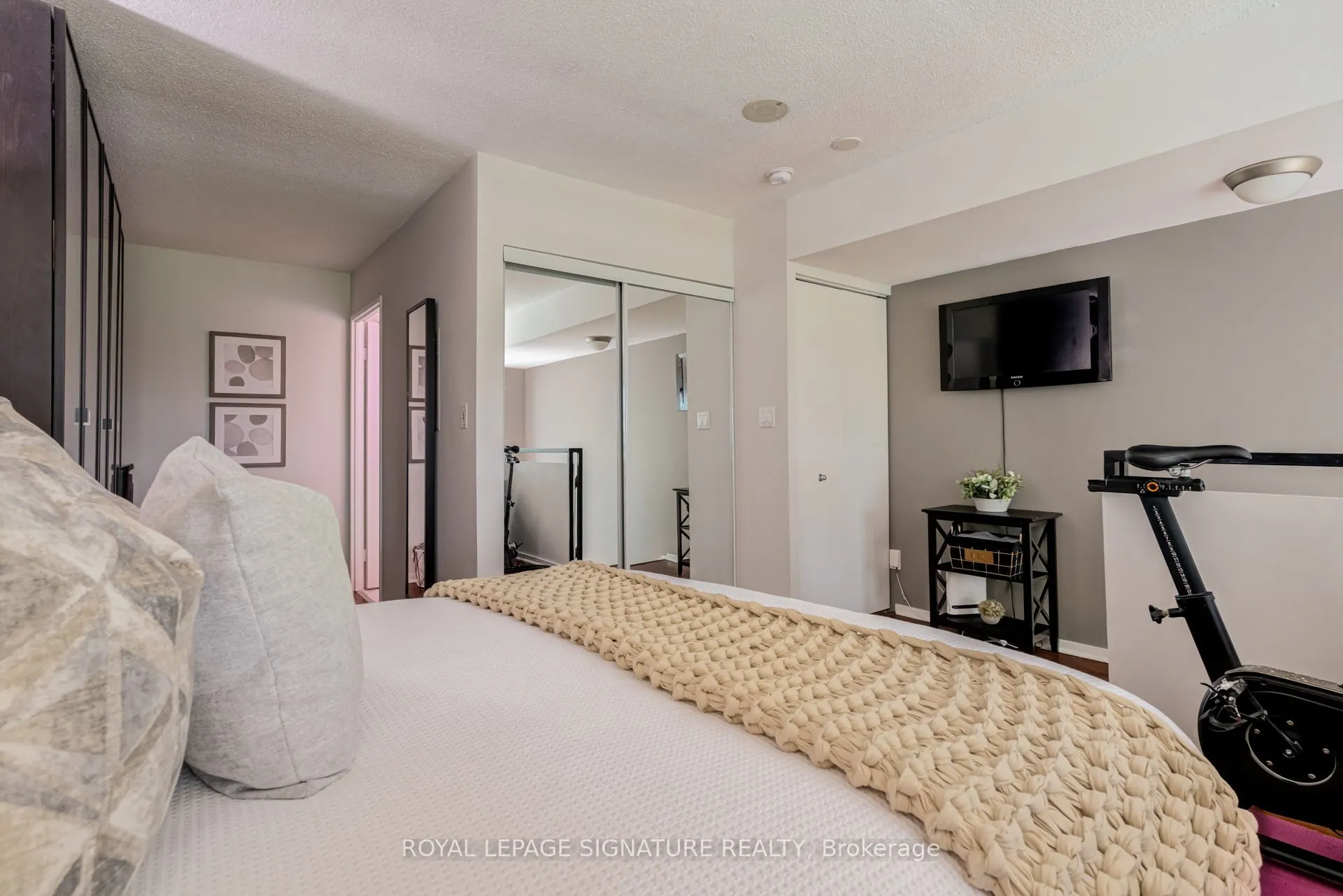 200 Manitoba Street #203