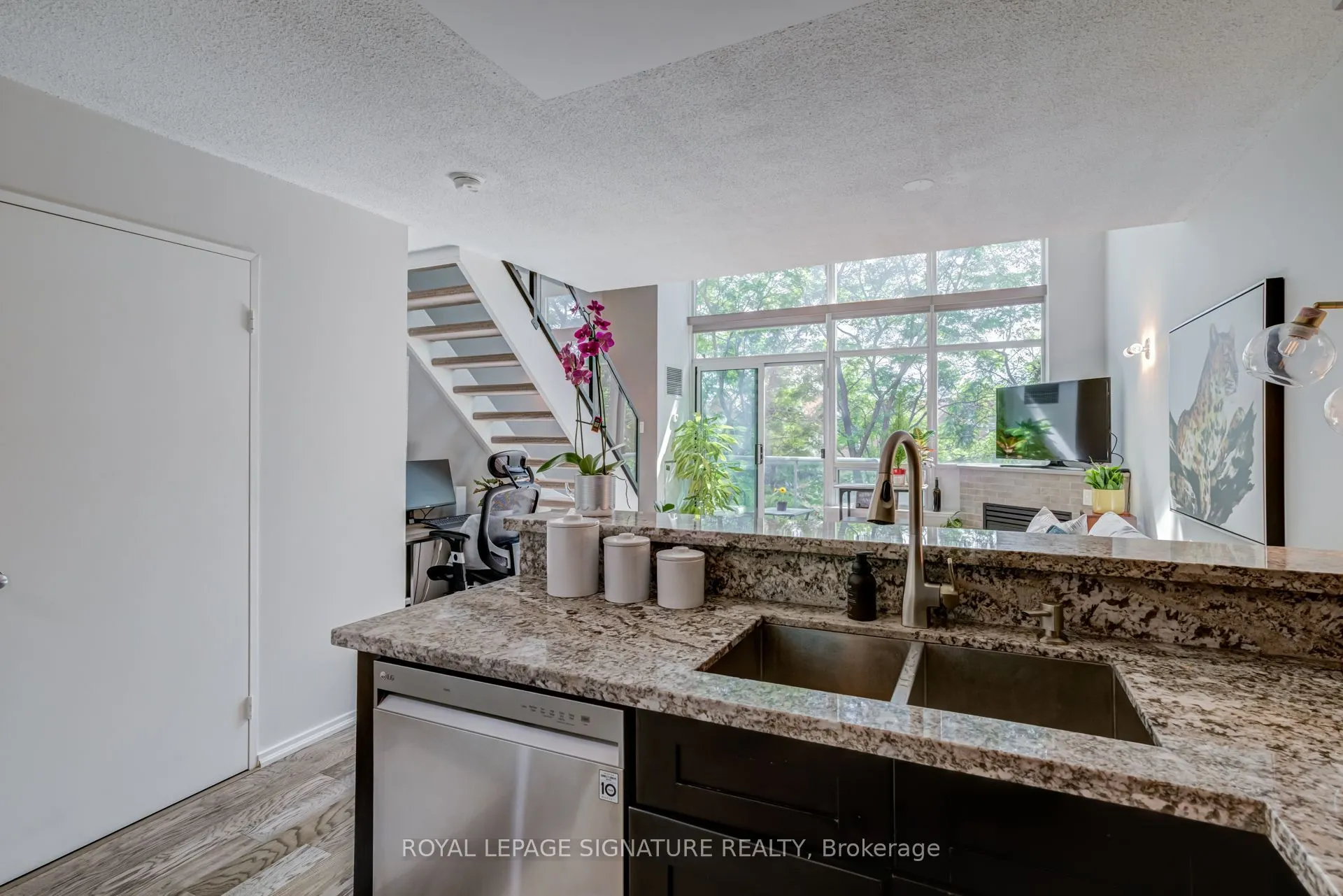 200 Manitoba Street #203