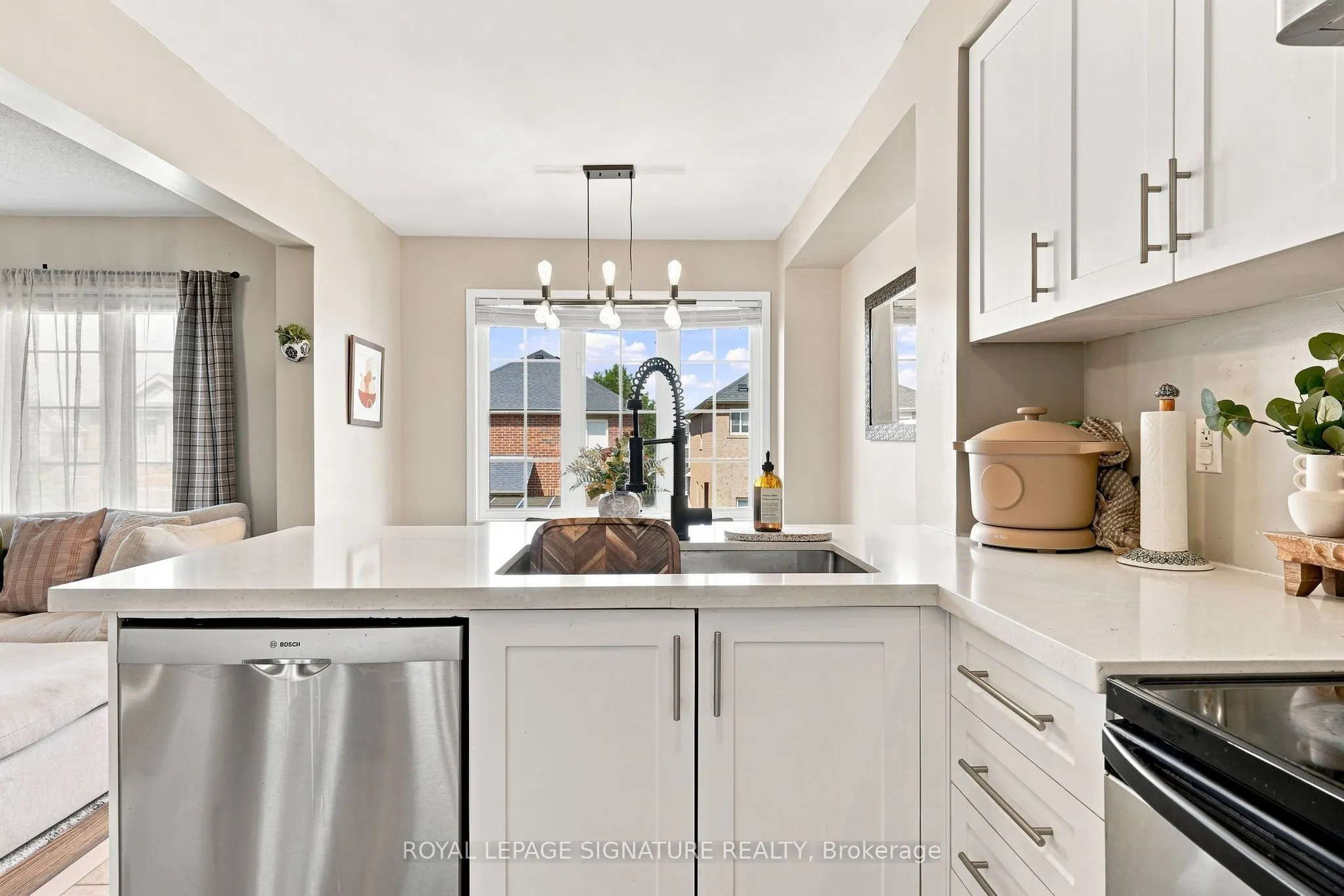 1185 Chapman Crescent