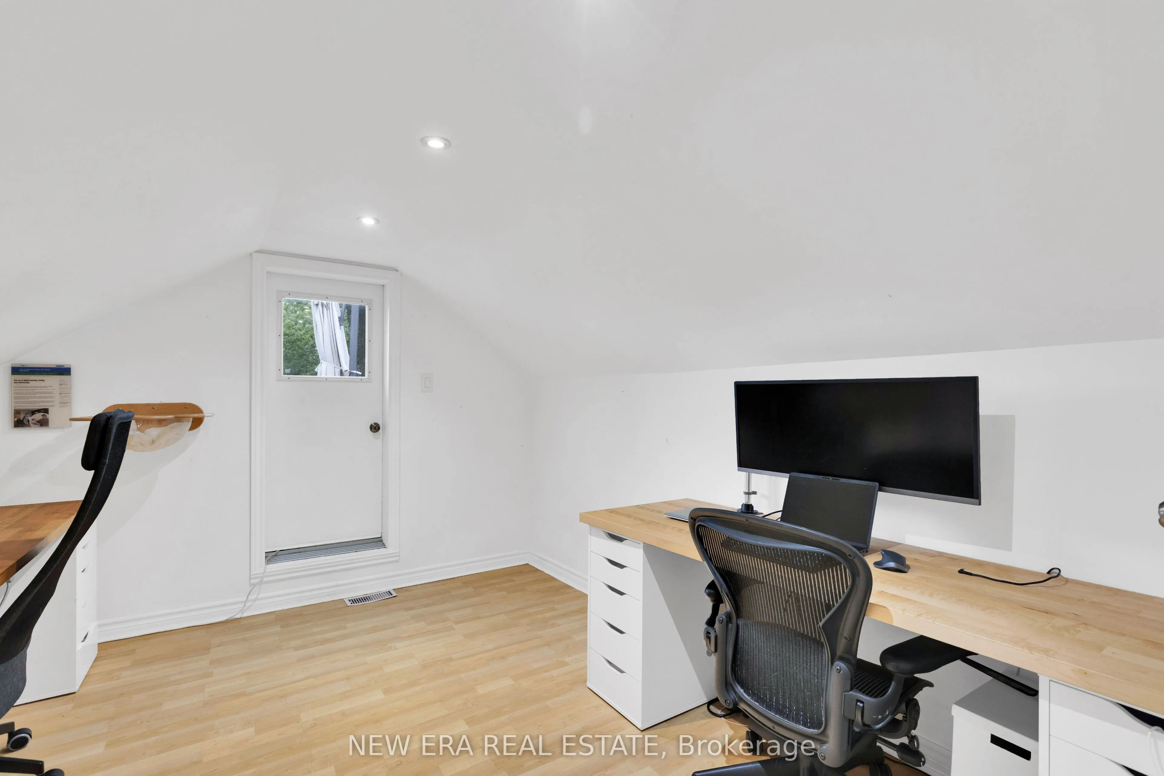 2 Foch Avenue