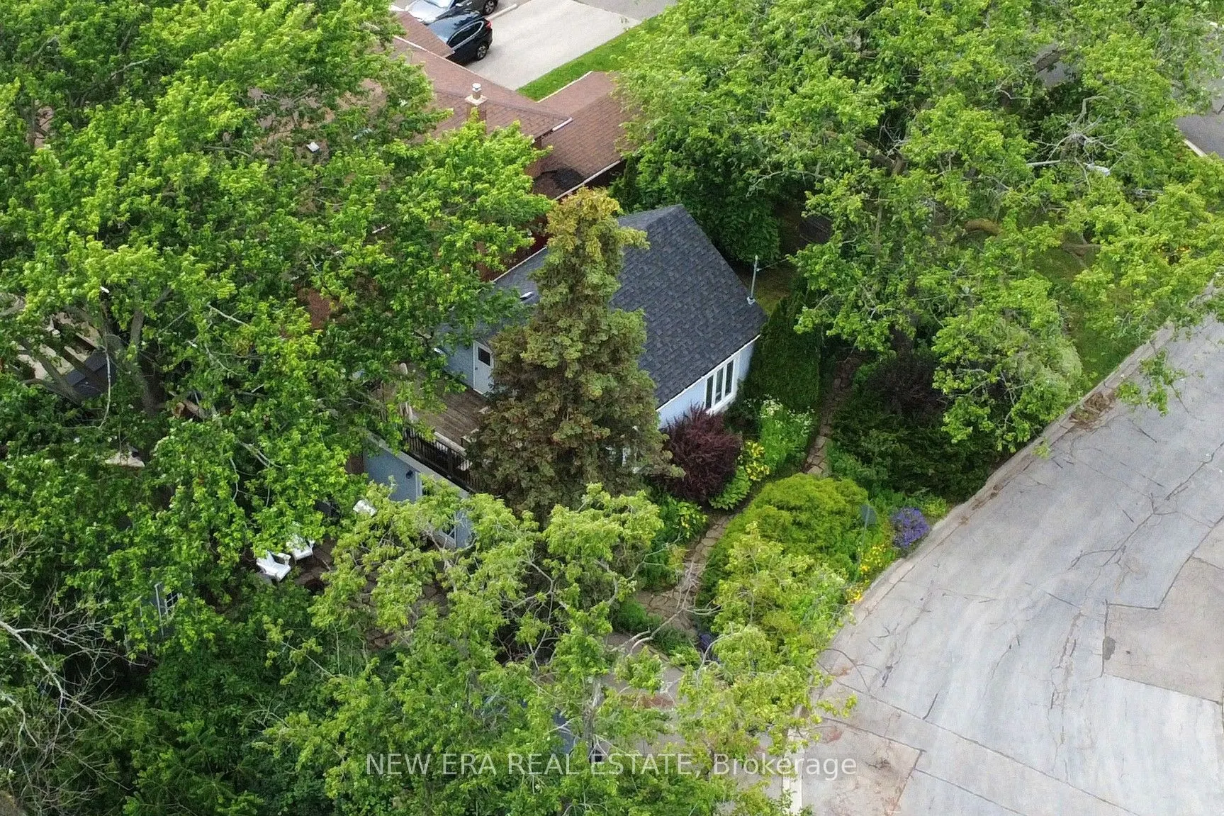 2 Foch Avenue