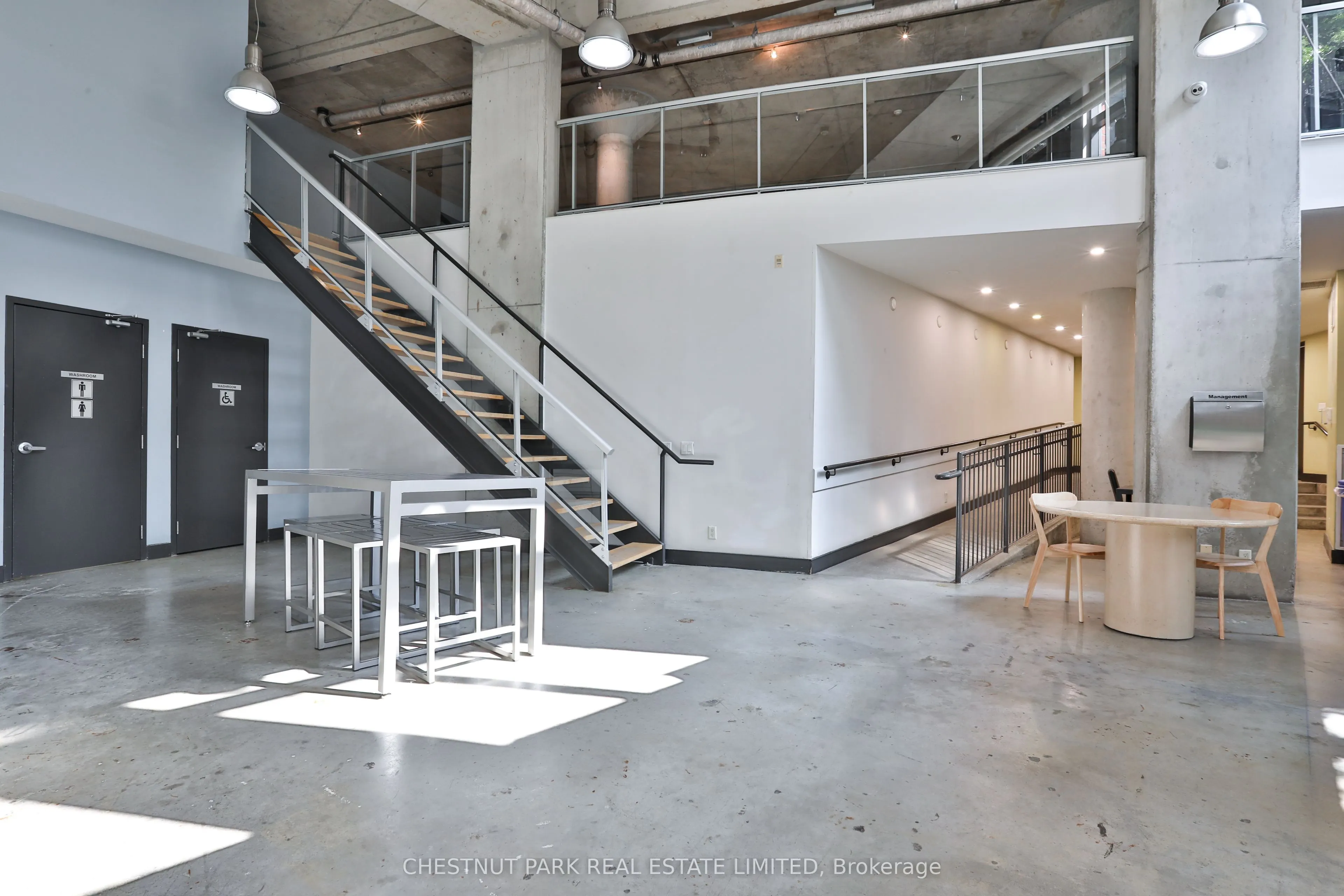 369 Sorauren Avenue #414