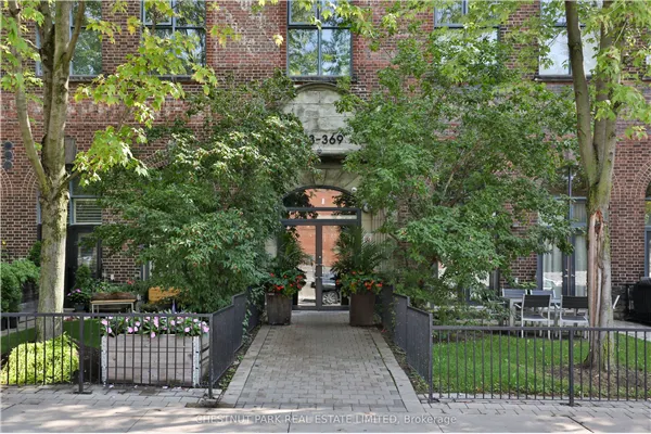 369 Sorauren Avenue #414
