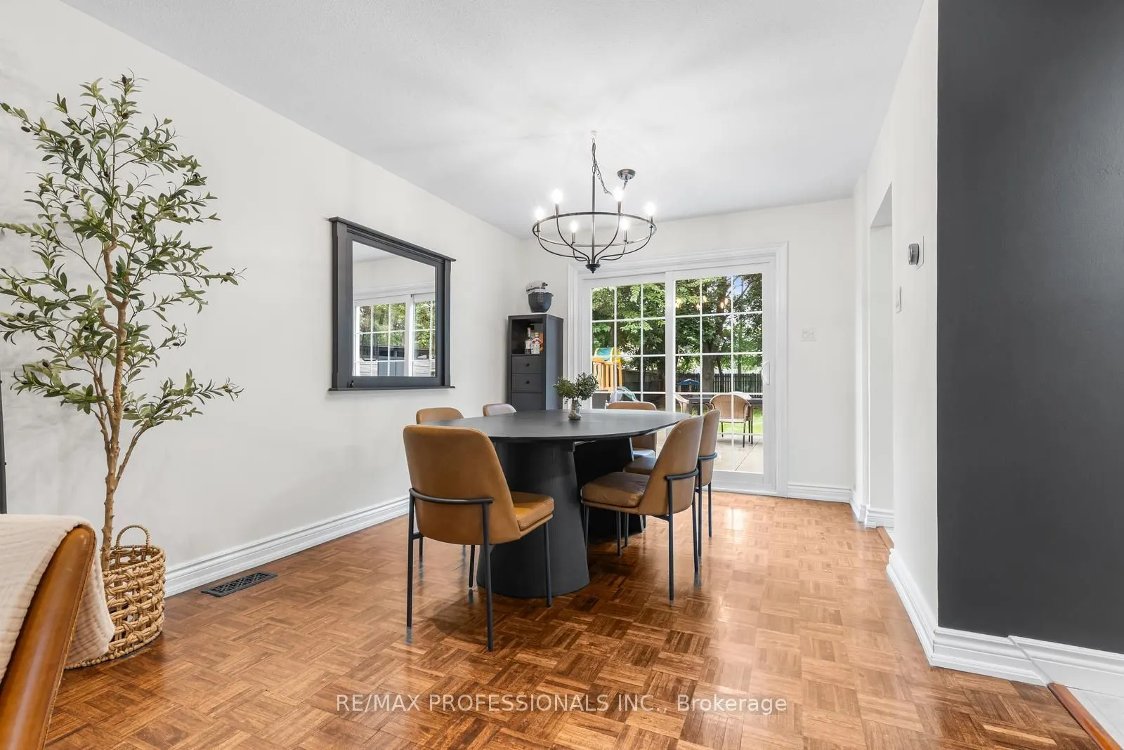 37 Birchleaf Crescent