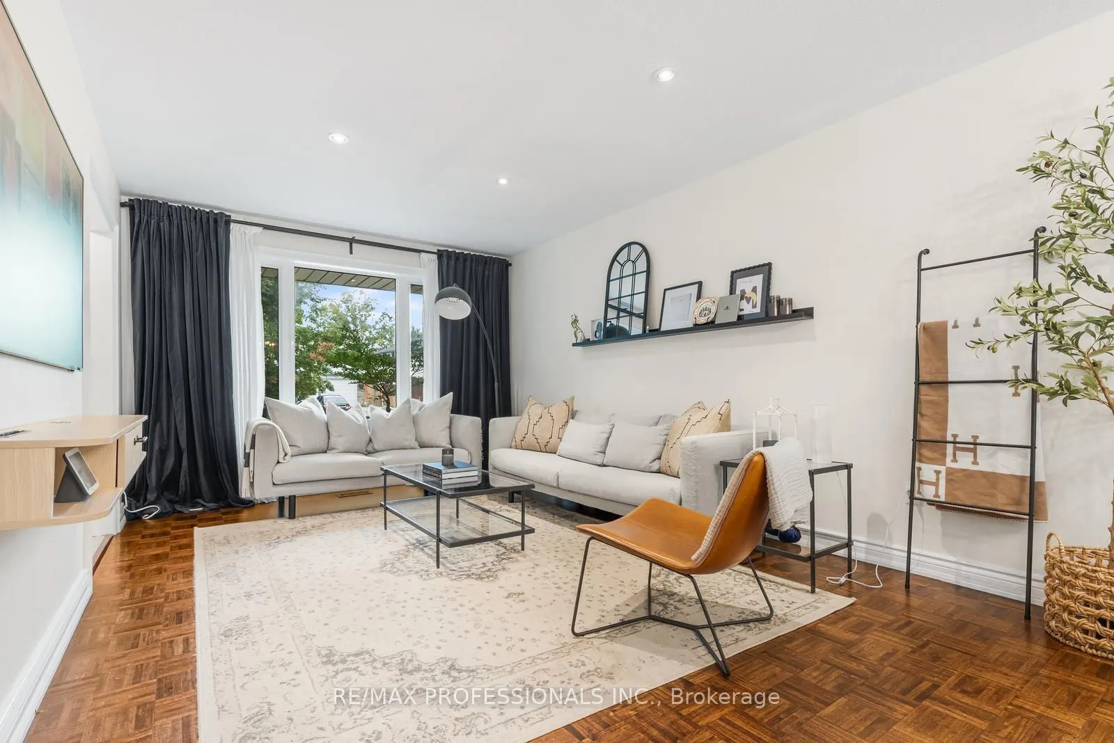 37 Birchleaf Crescent