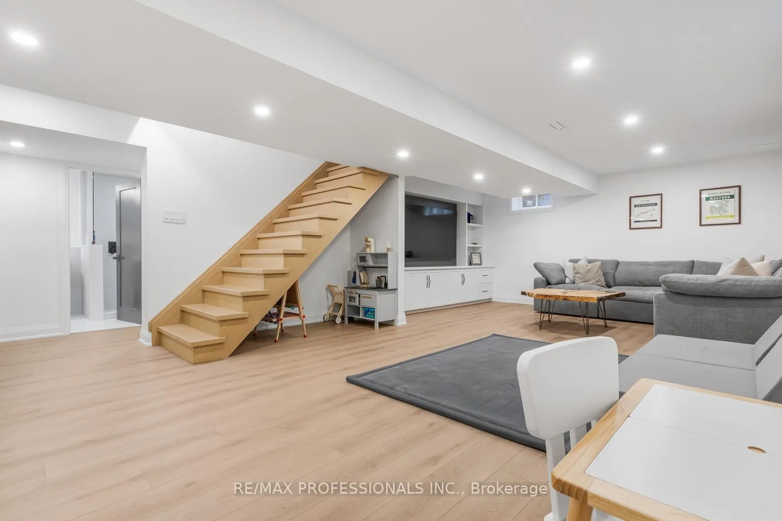 37 Birchleaf Crescent