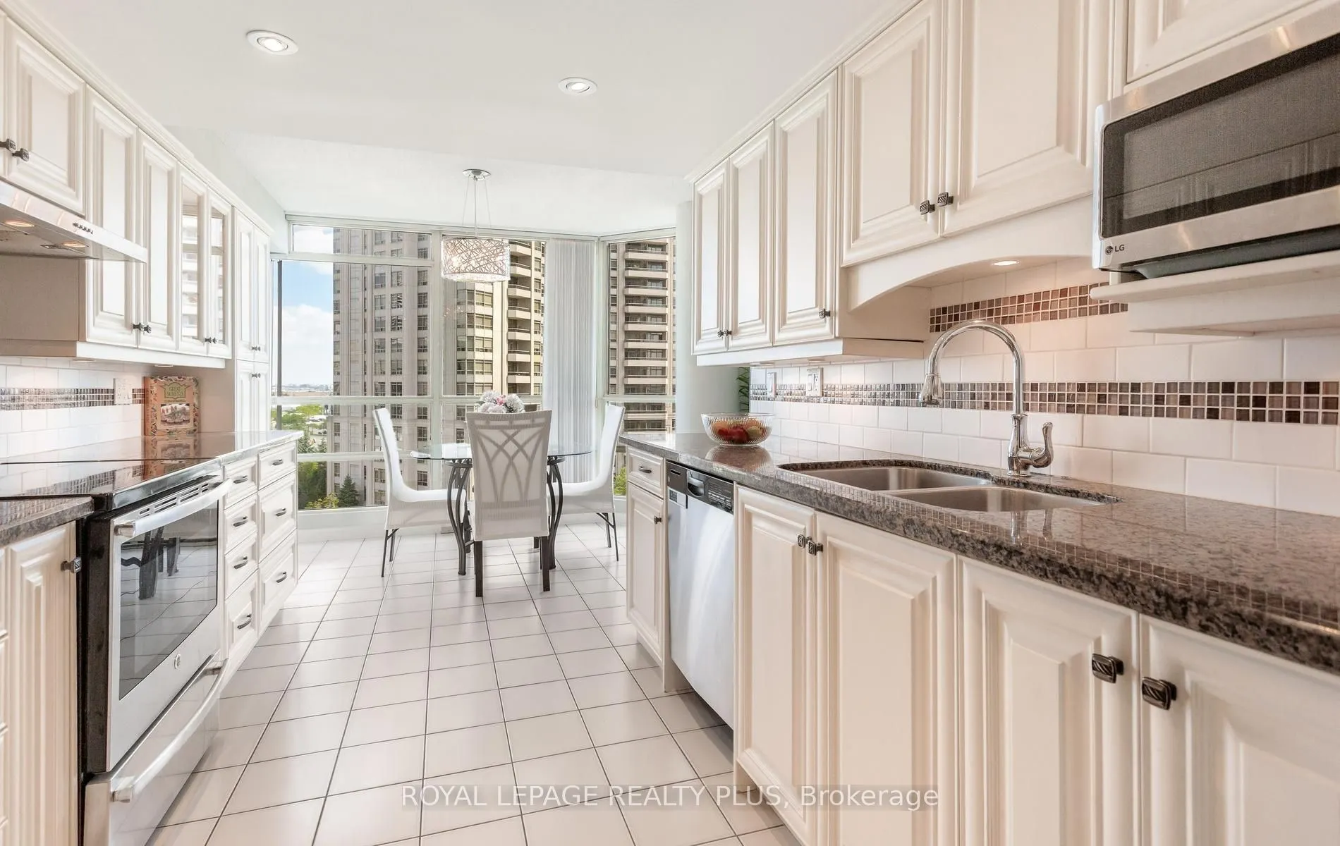45 Kingsbridge Garden Circle #808