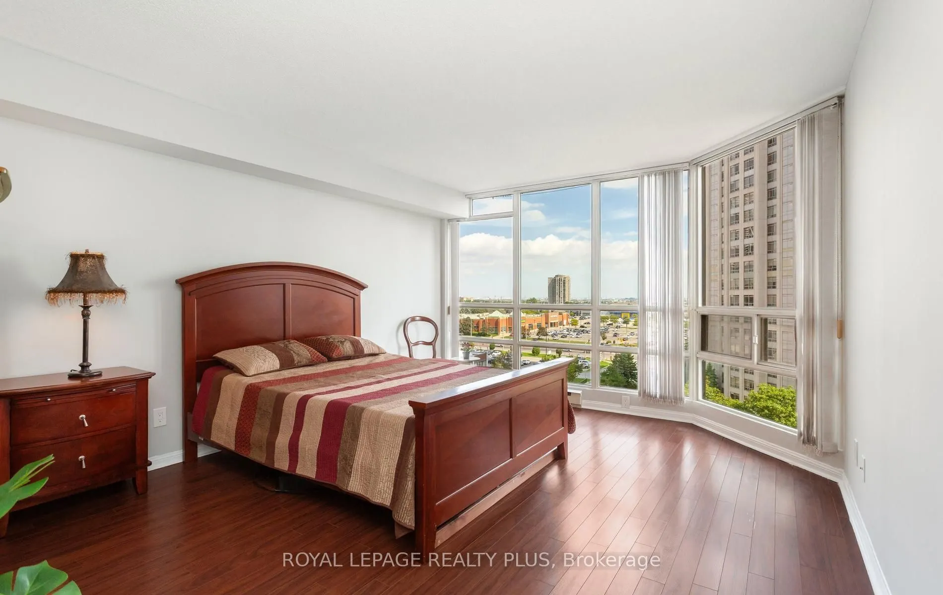 45 Kingsbridge Garden Circle #808