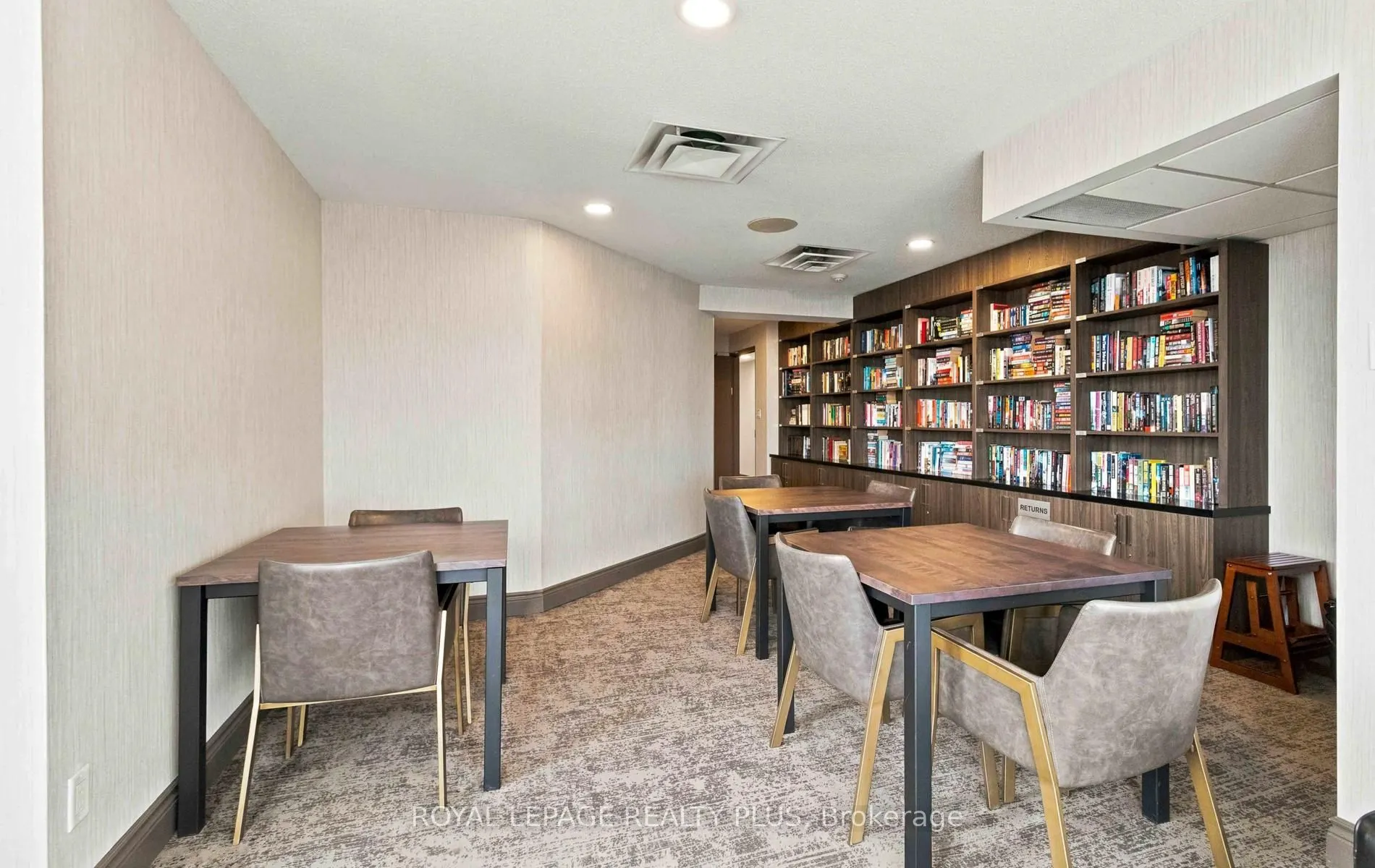 45 Kingsbridge Garden Circle #808
