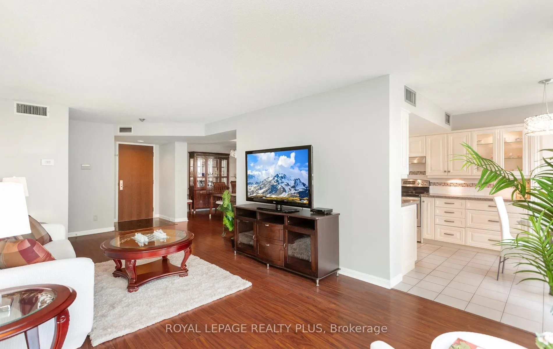 45 Kingsbridge Garden Circle #808