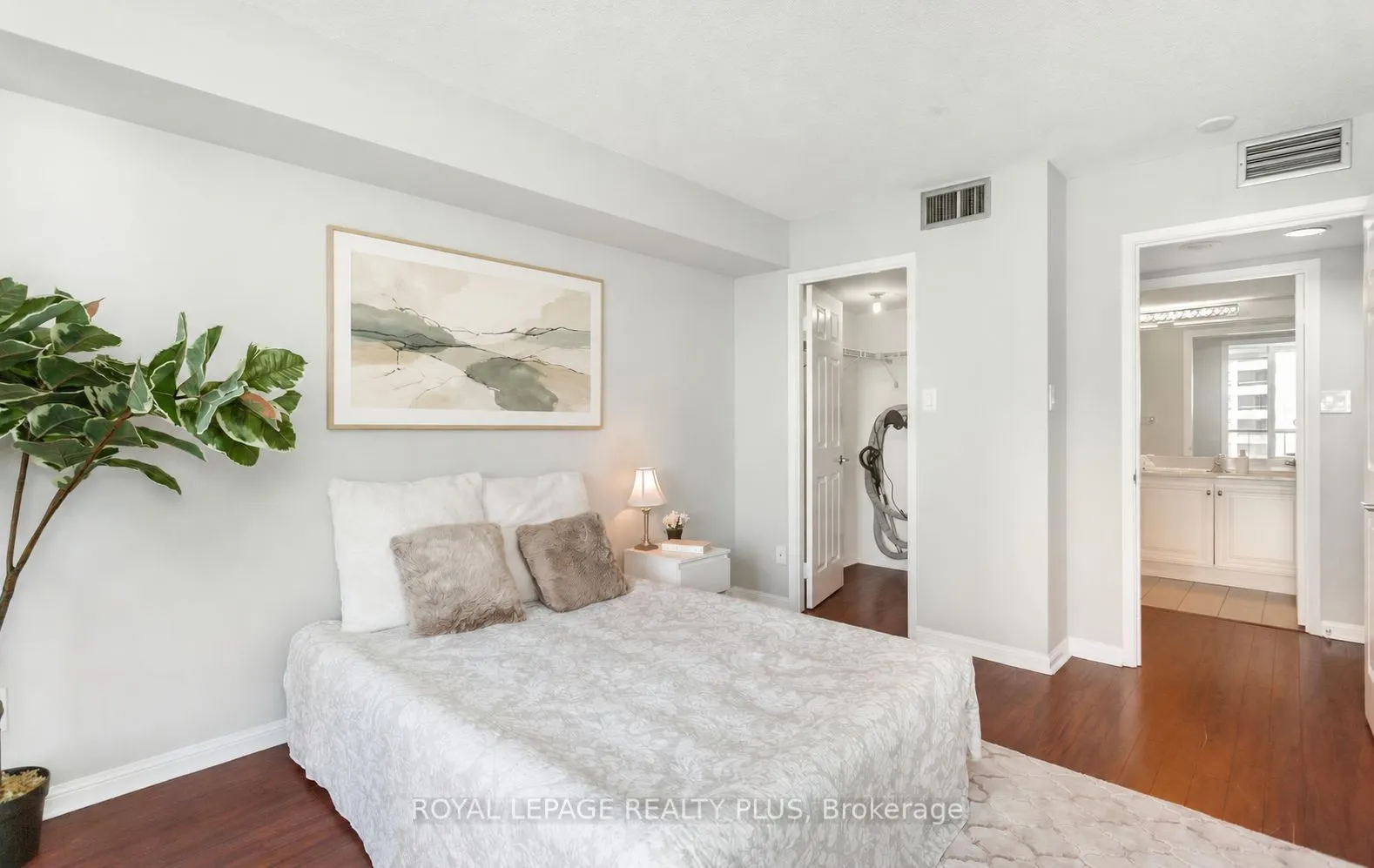 45 Kingsbridge Garden Circle #808