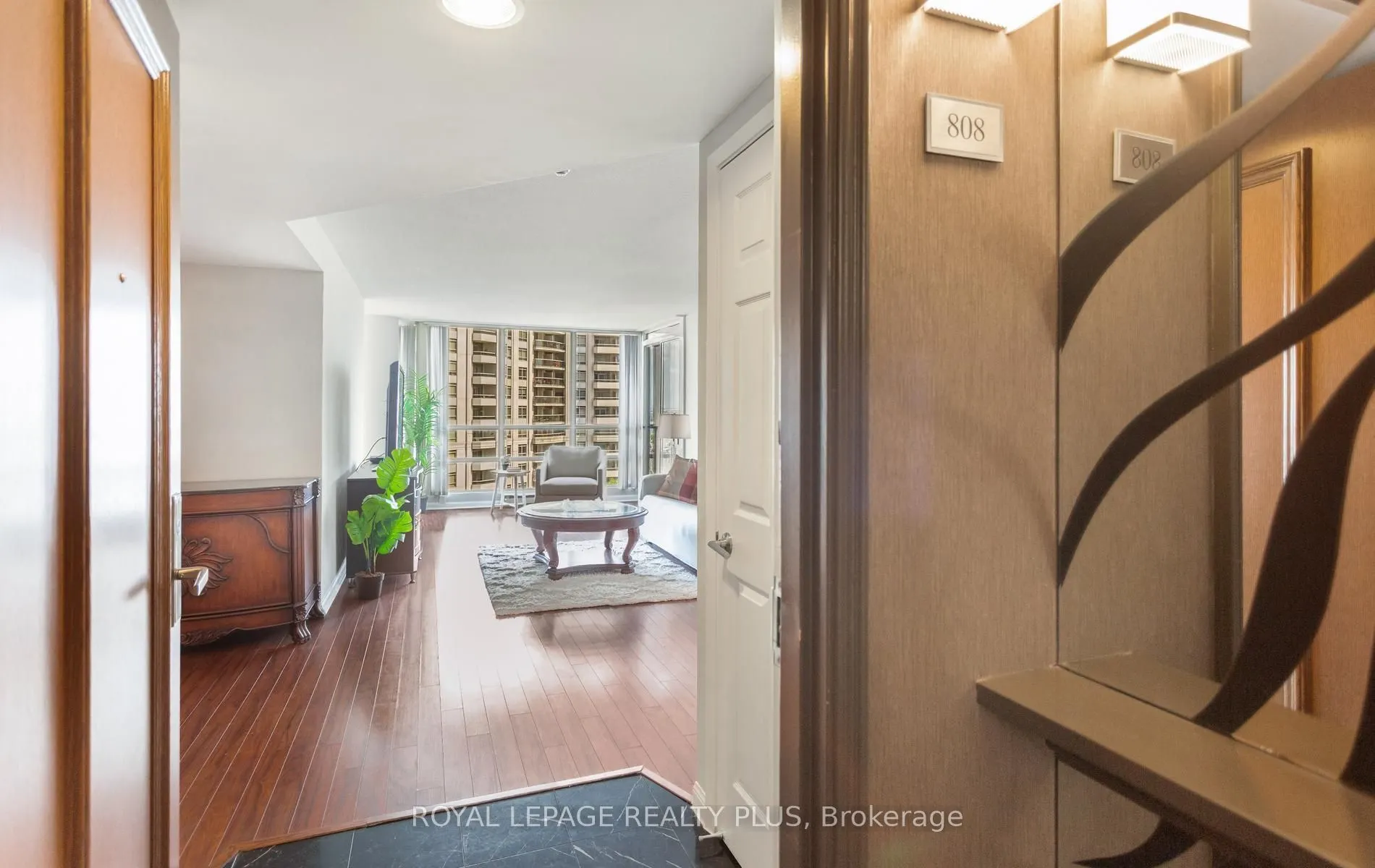 45 Kingsbridge Garden Circle #808