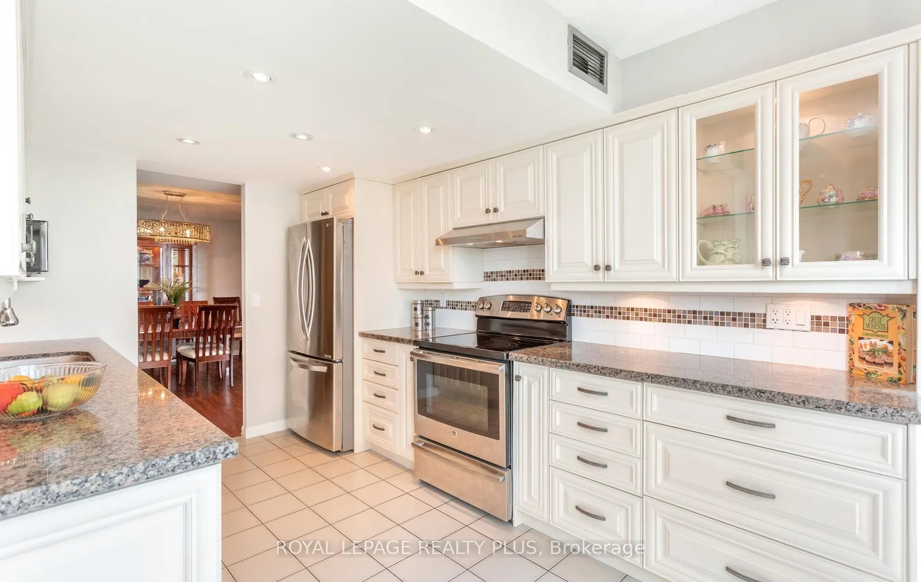 45 Kingsbridge Garden Circle #808
