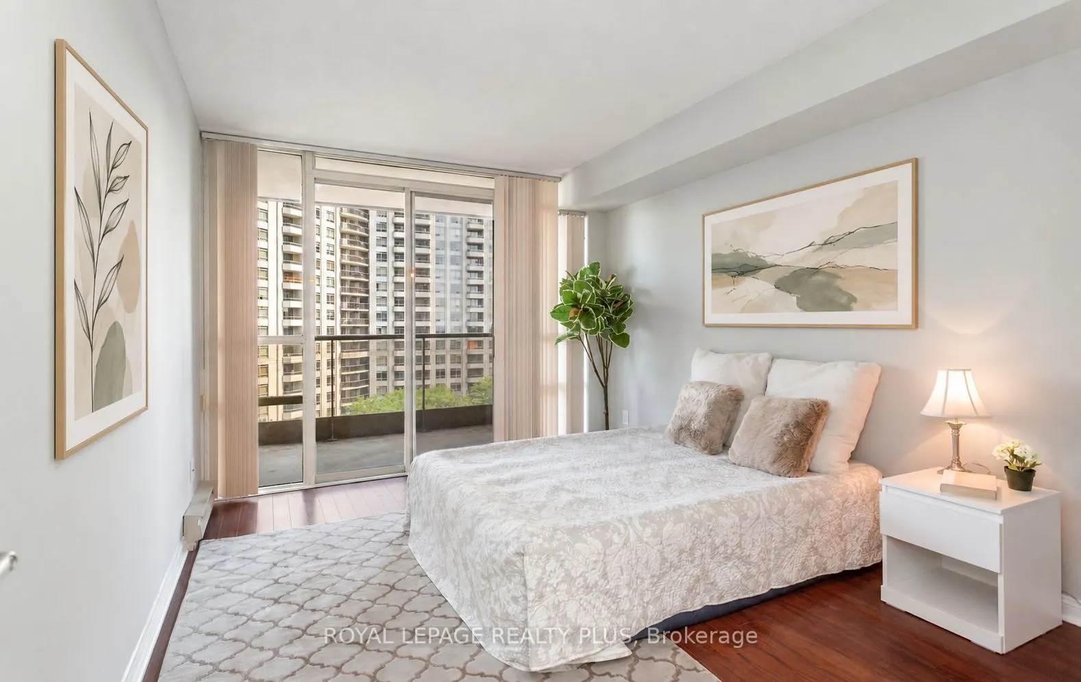 45 Kingsbridge Garden Circle #808