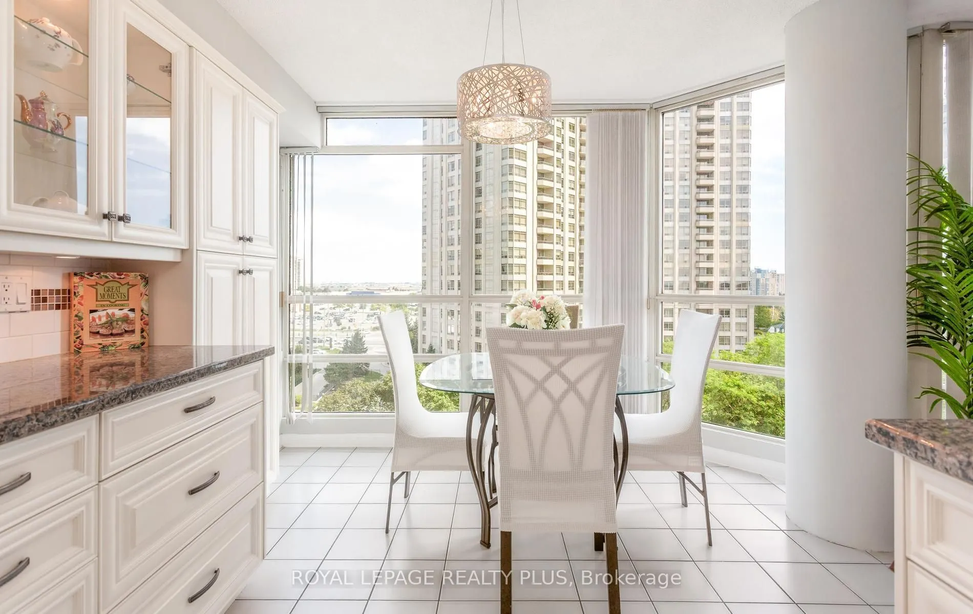 45 Kingsbridge Garden Circle #808
