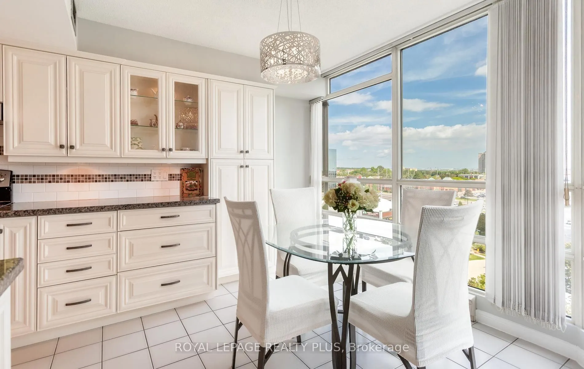 45 Kingsbridge Garden Circle #808