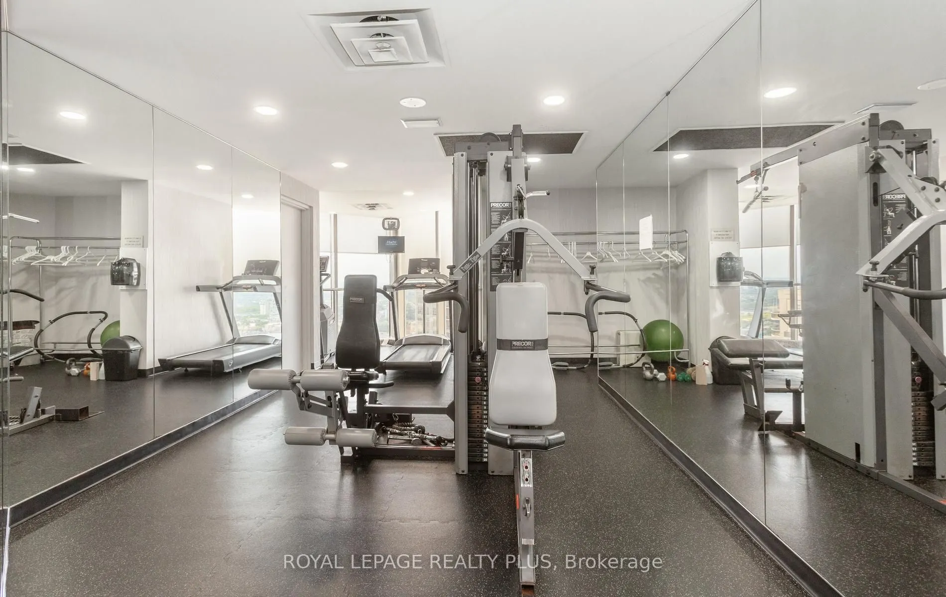 45 Kingsbridge Garden Circle #808