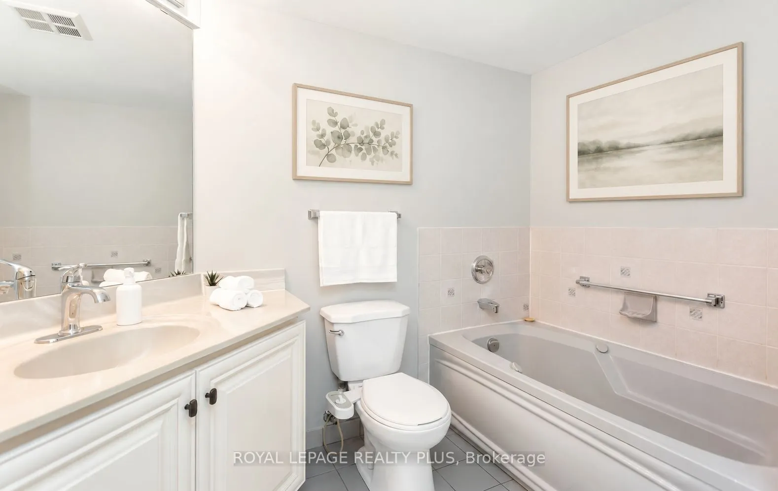 45 Kingsbridge Garden Circle #808