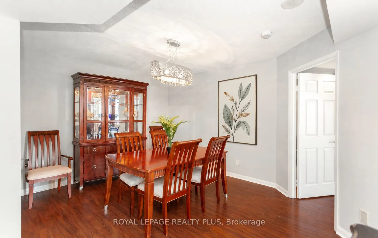 45 Kingsbridge Garden Circle #808