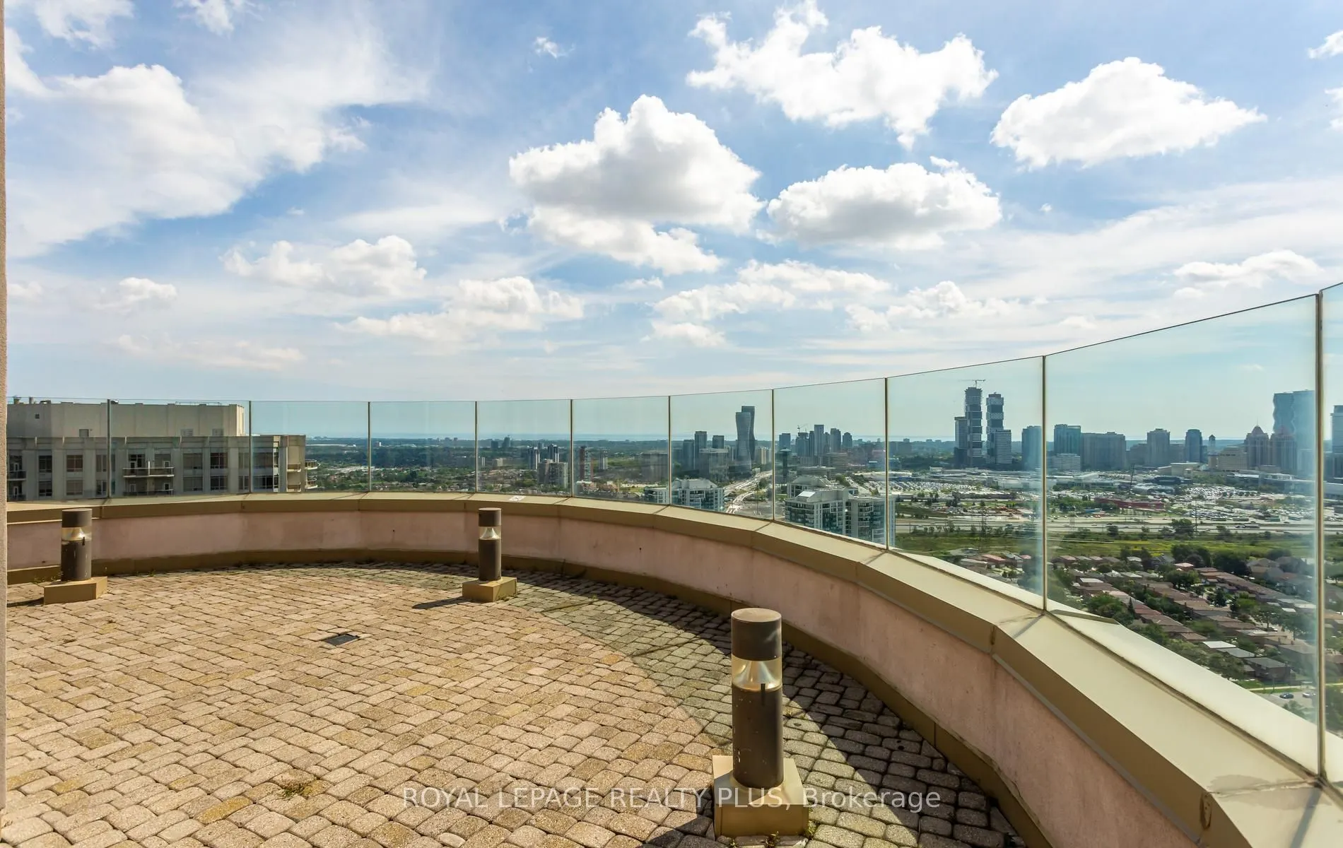 45 Kingsbridge Garden Circle #808