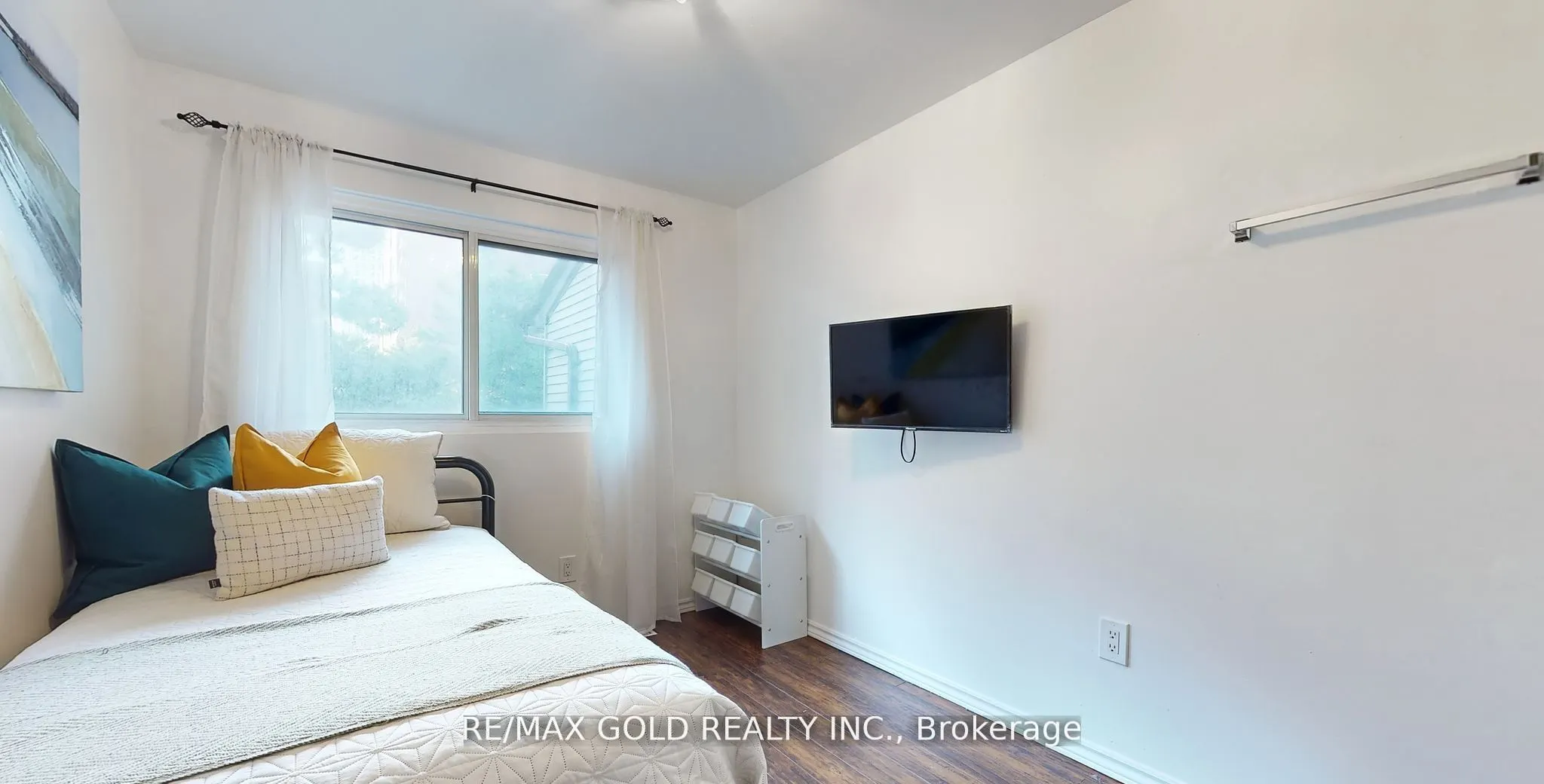 18 Carleton Place #18