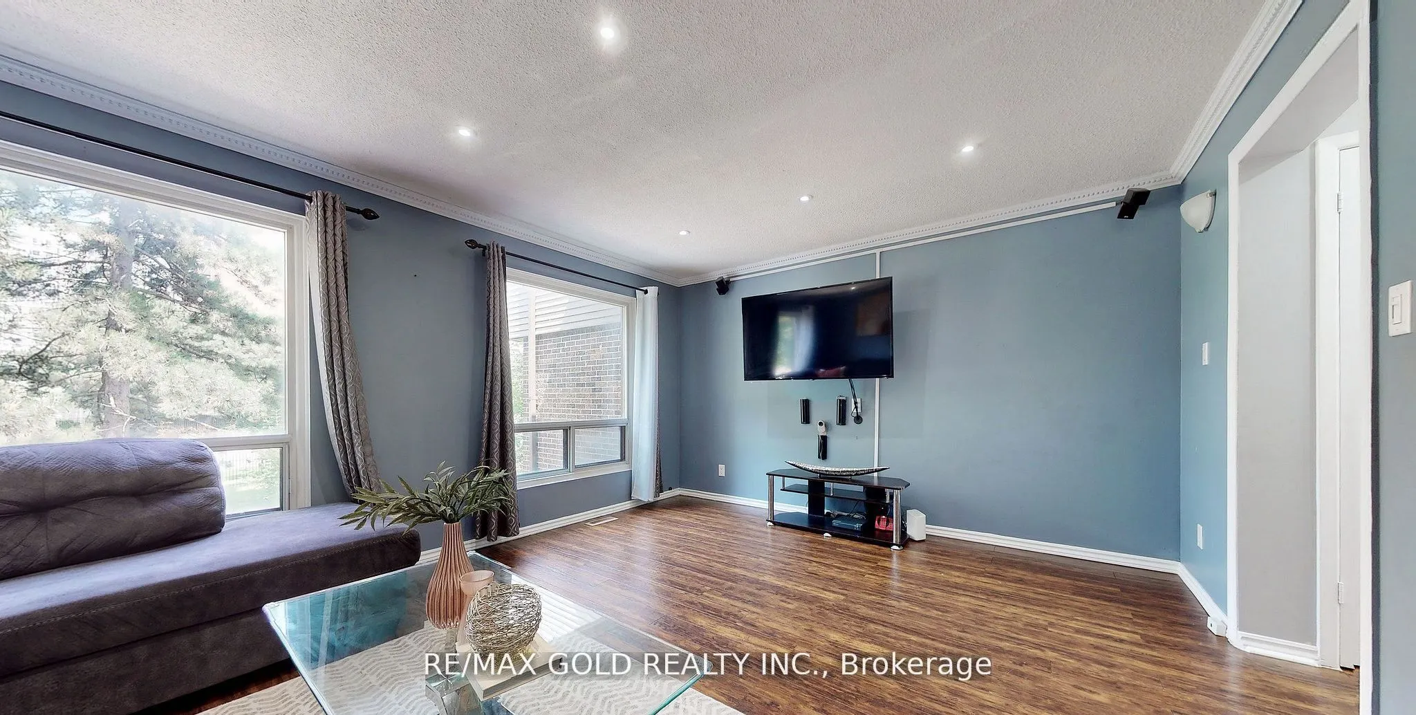 18 Carleton Place #18