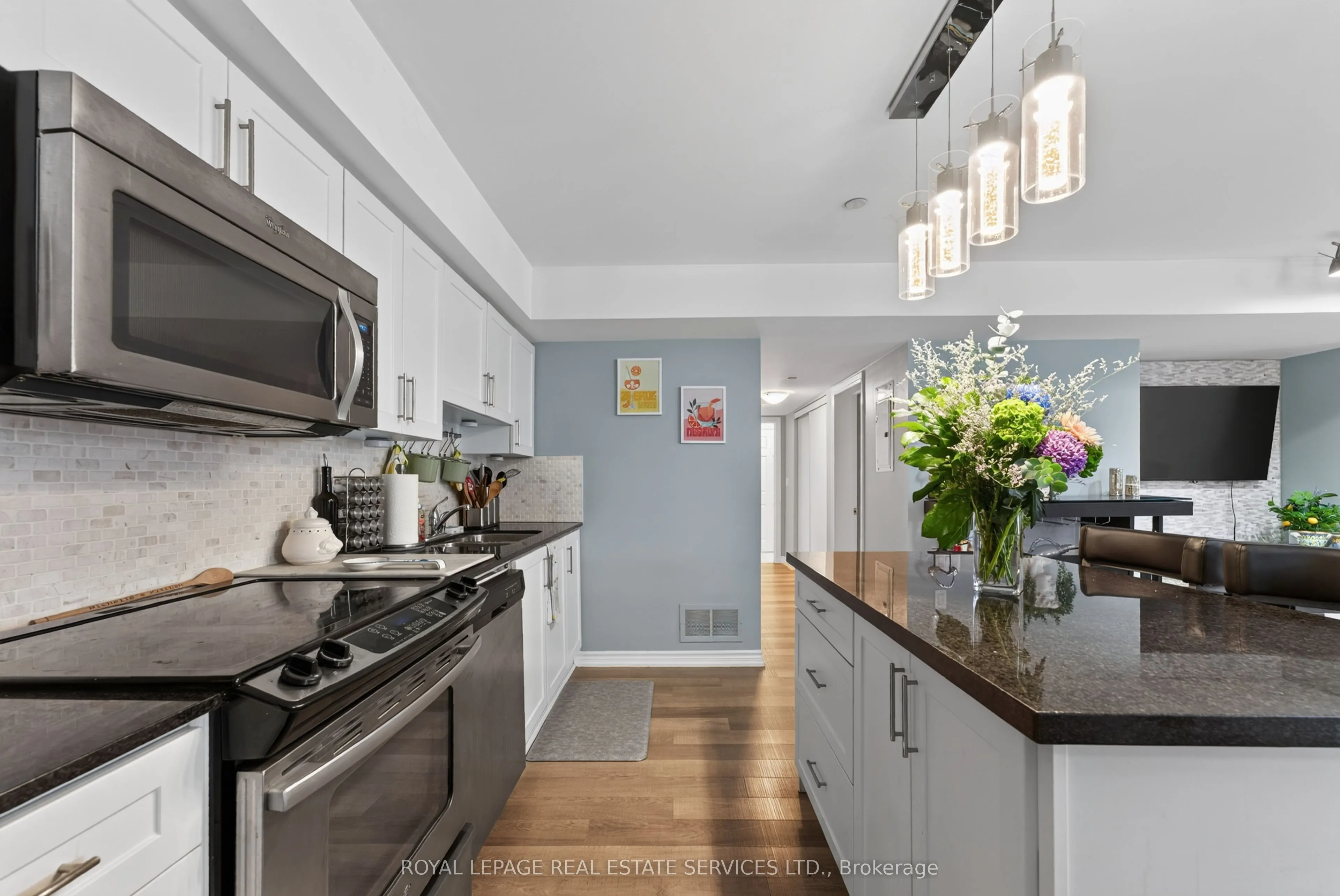 30 Carnation Avenue #101