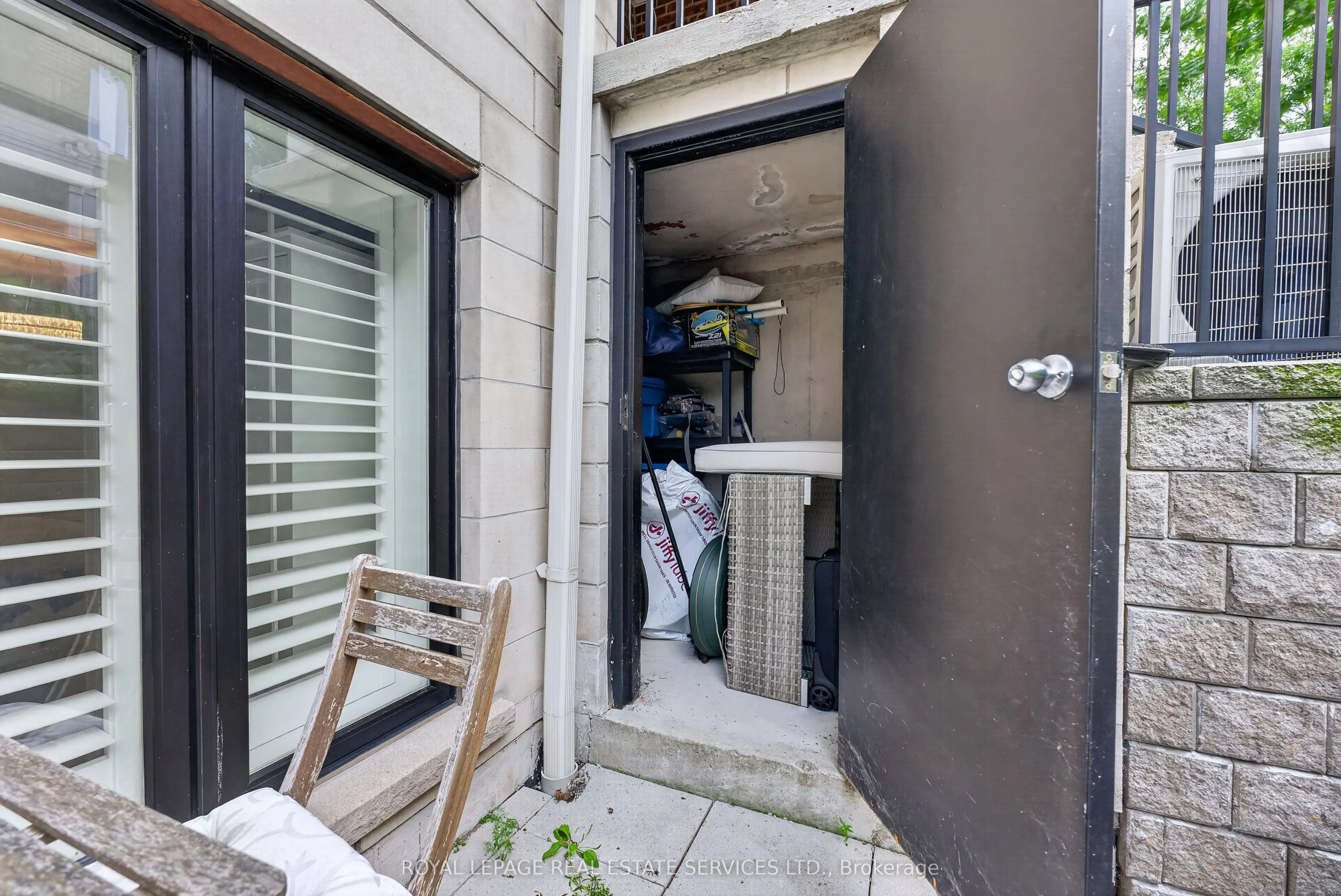 30 Carnation Avenue #101