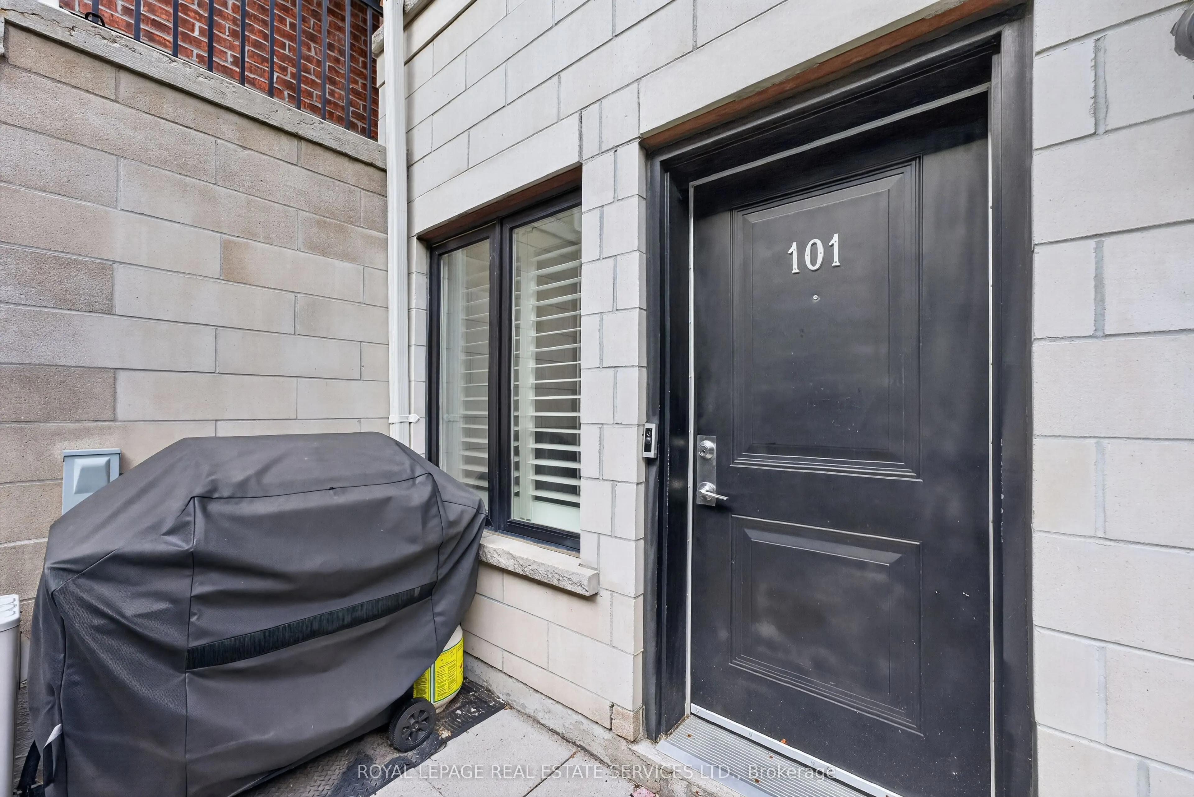 30 Carnation Avenue #101