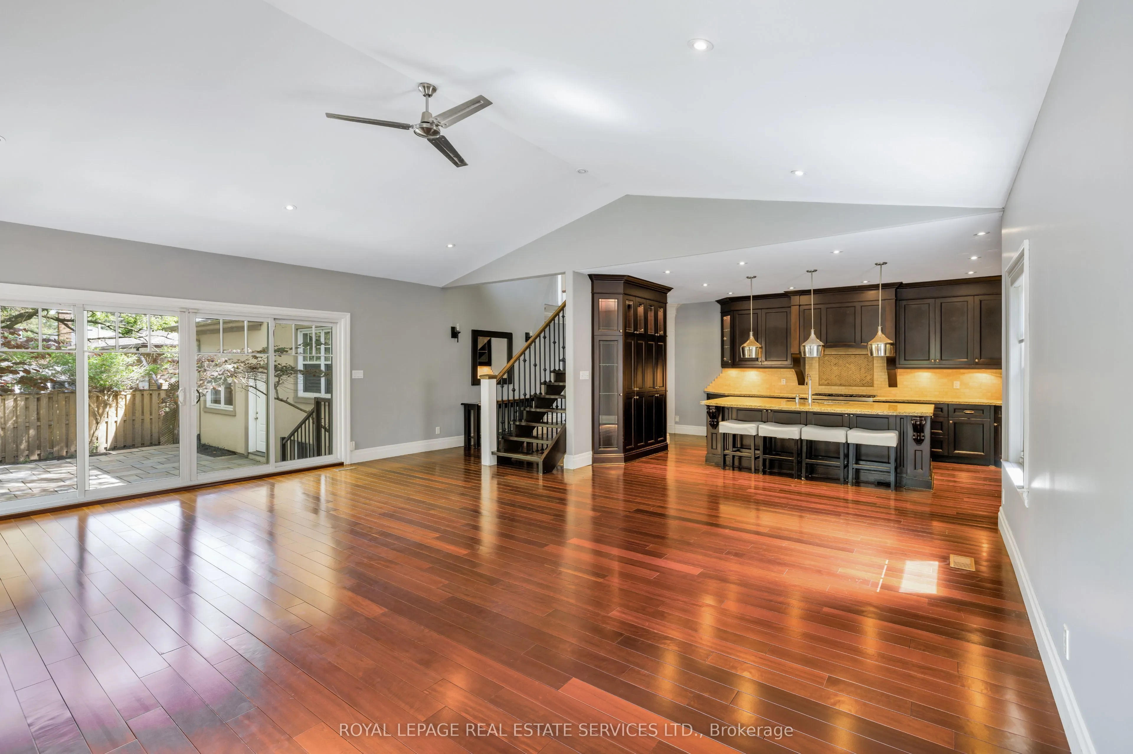 1387 Willowdown Road
