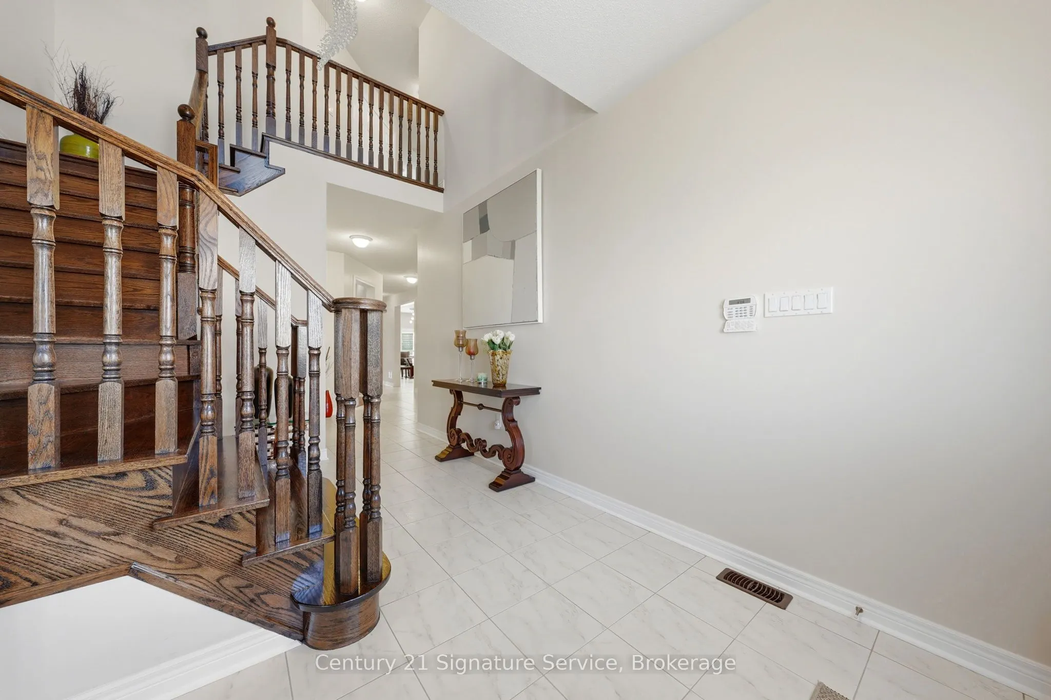 322 Comiskey Crescent