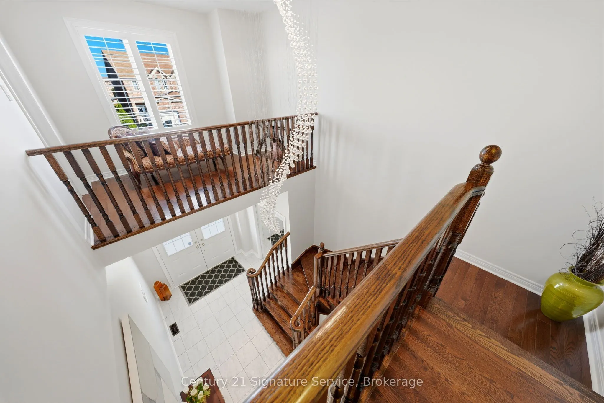 322 Comiskey Crescent
