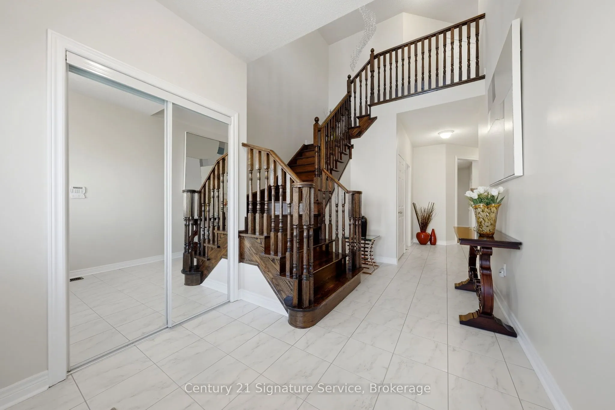 322 Comiskey Crescent