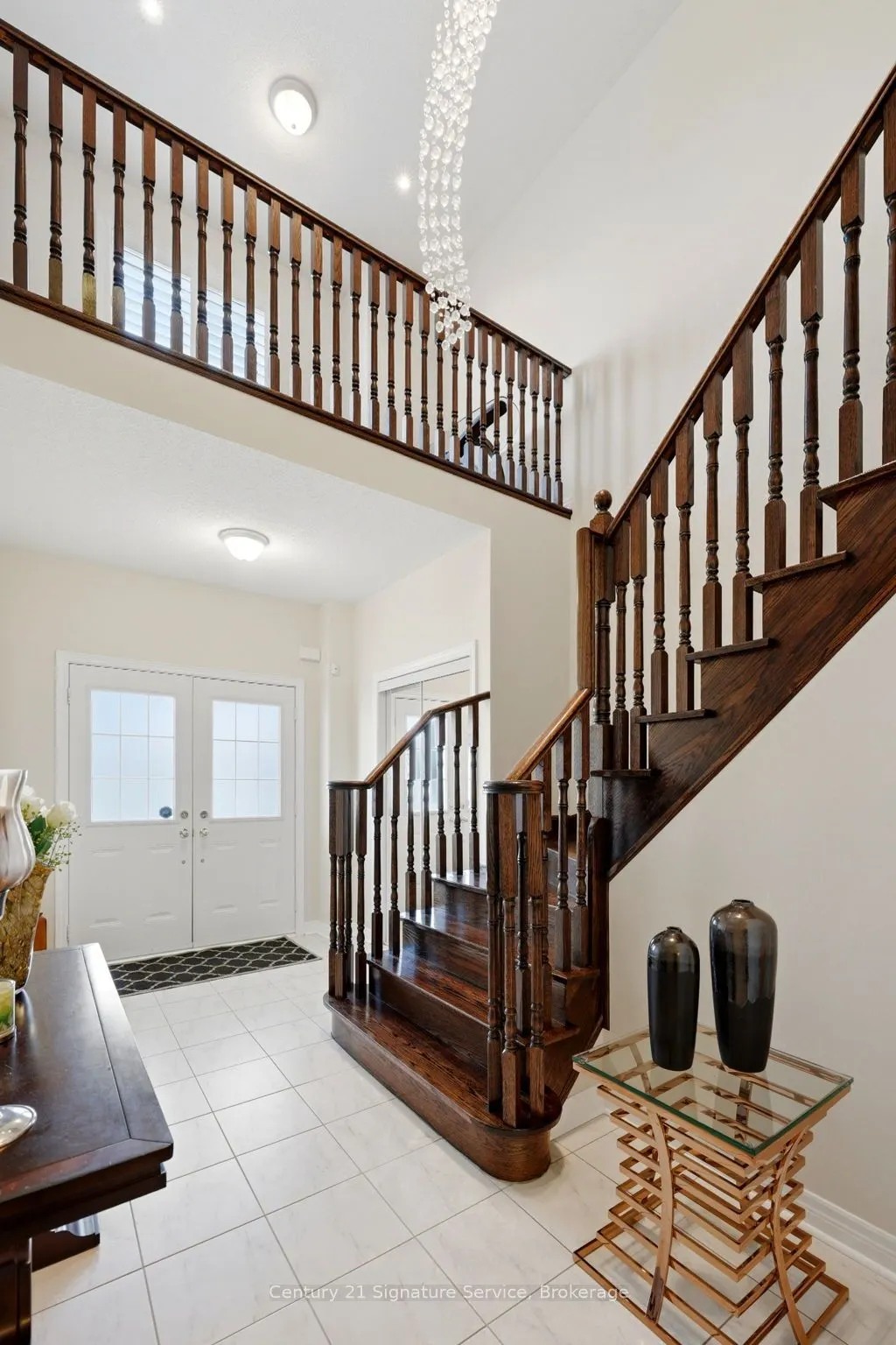 322 Comiskey Crescent