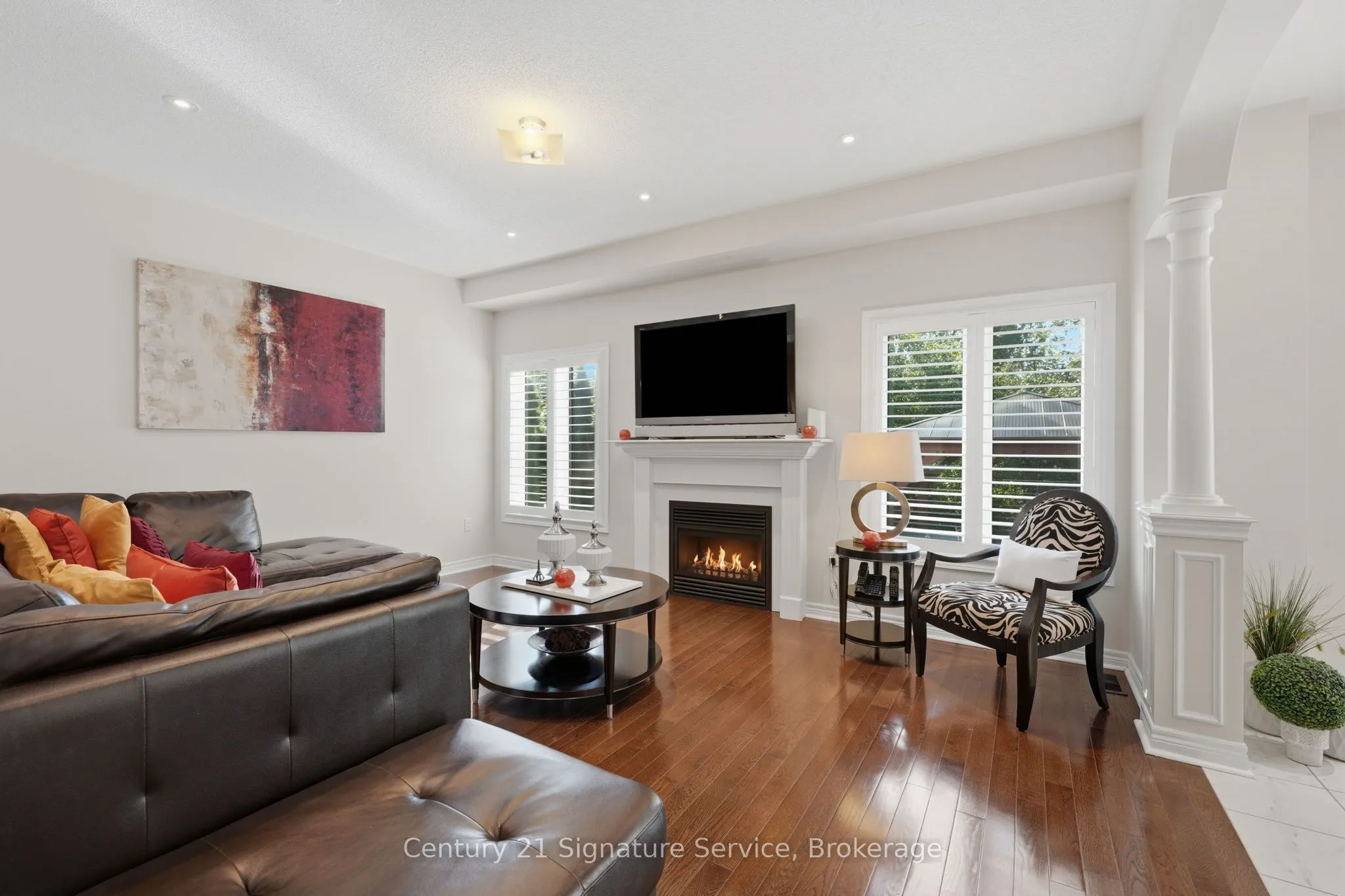 322 Comiskey Crescent
