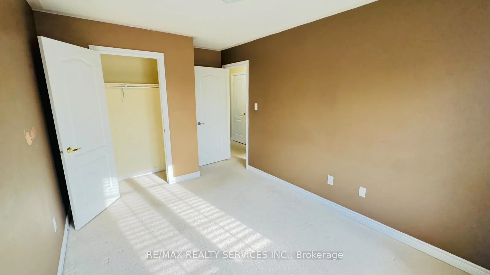 12 Urbana Road