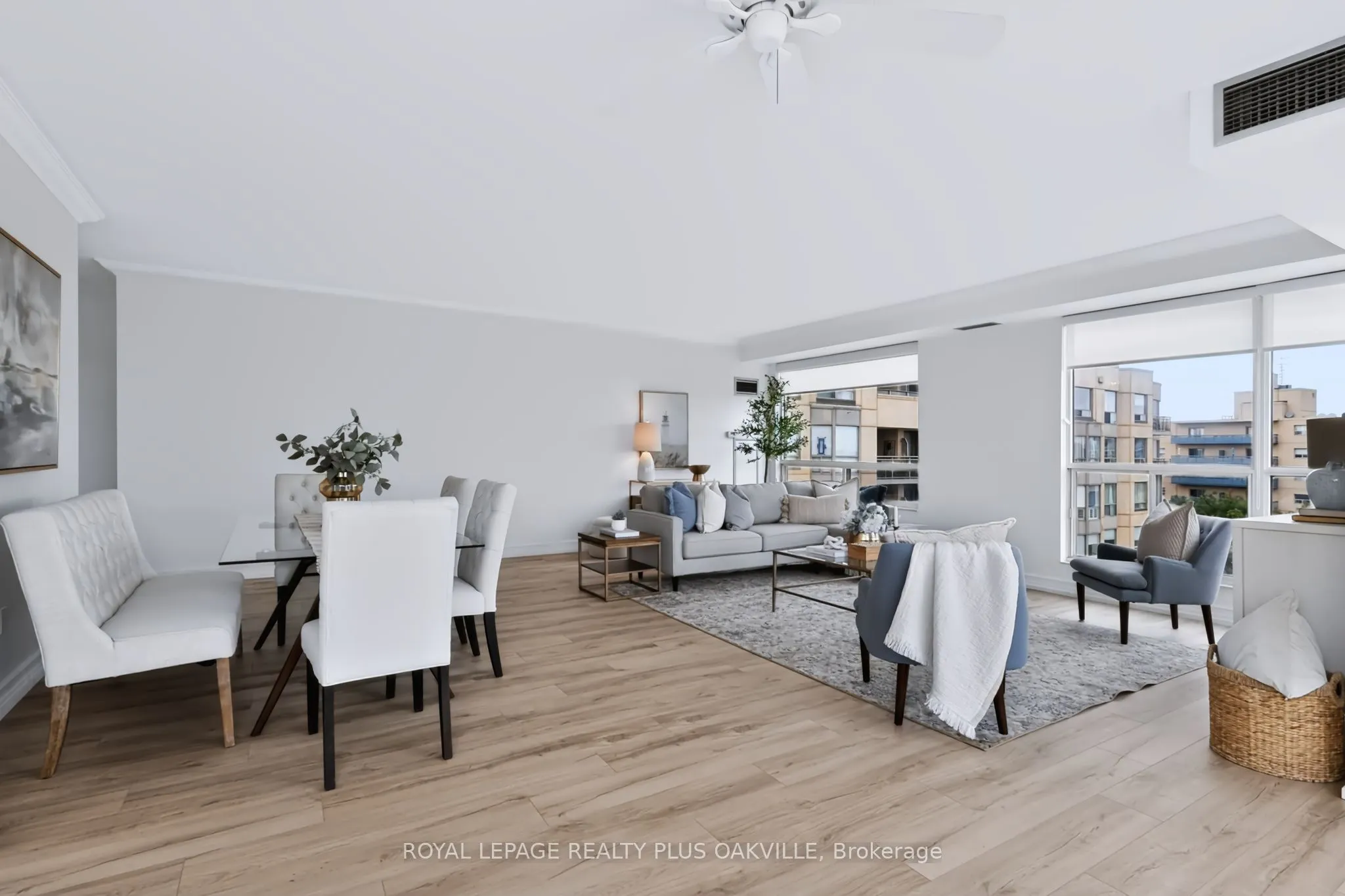 2511 Lakeshore Road W #712