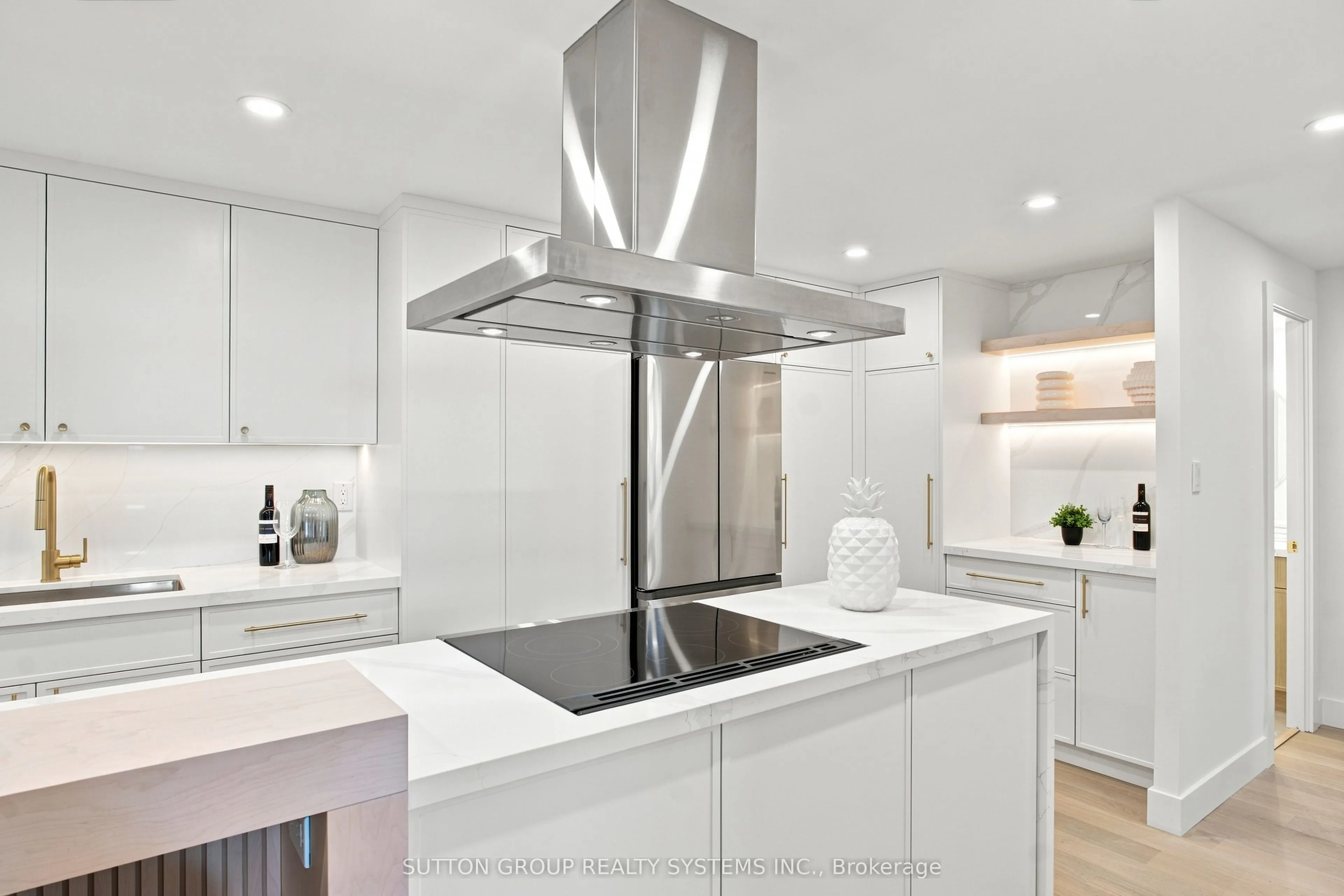 812 Burnhamthorpe Road #1504