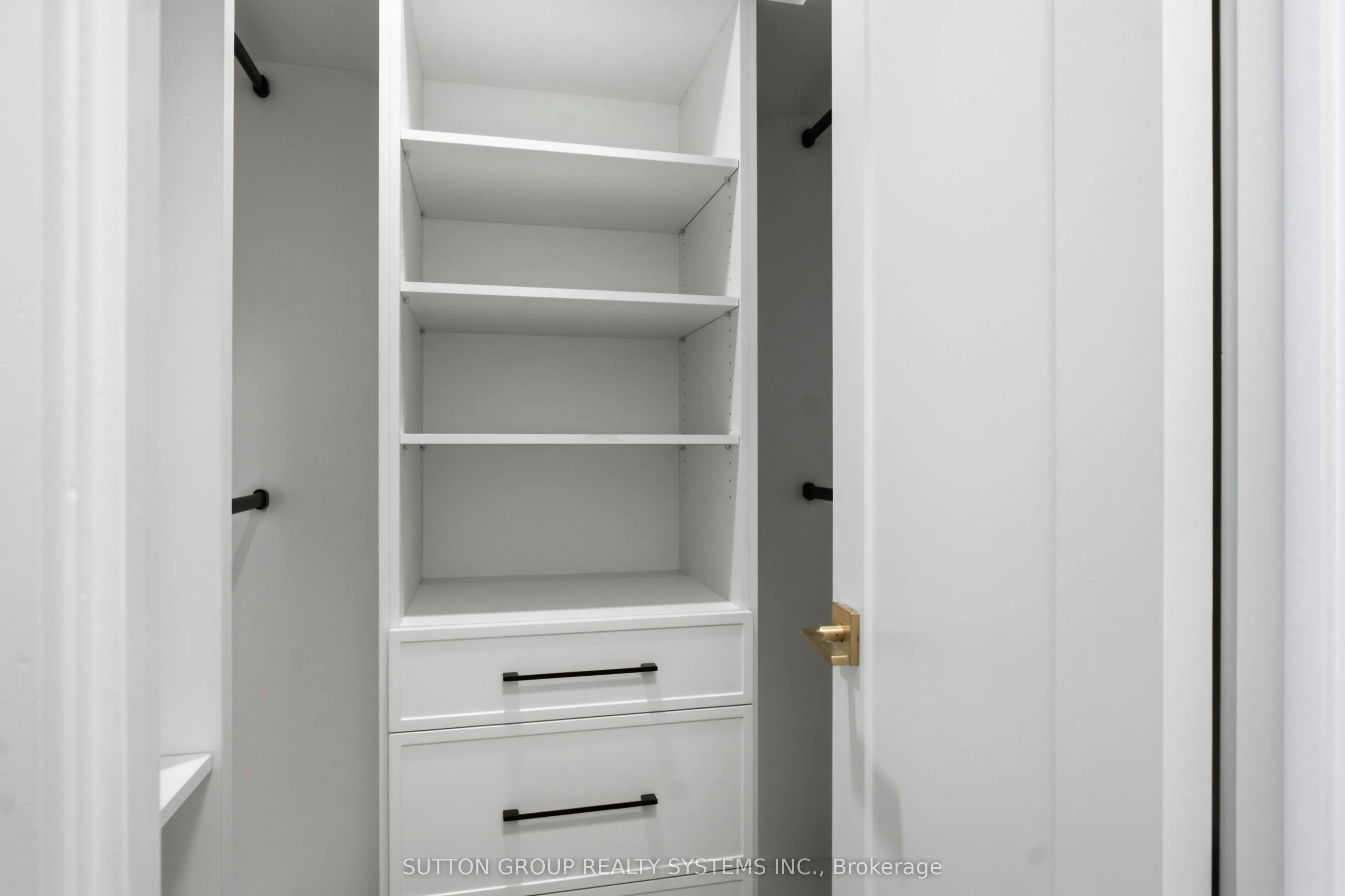 812 Burnhamthorpe Road #1504