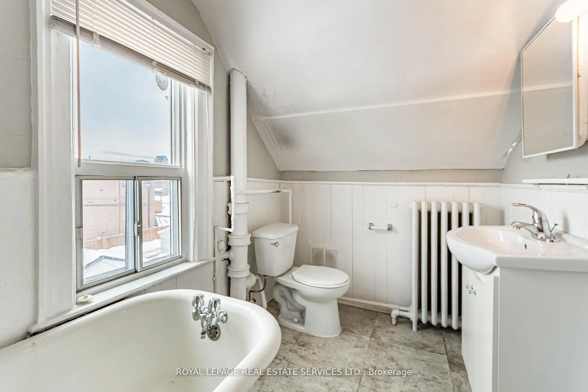 1160 Dufferin Street