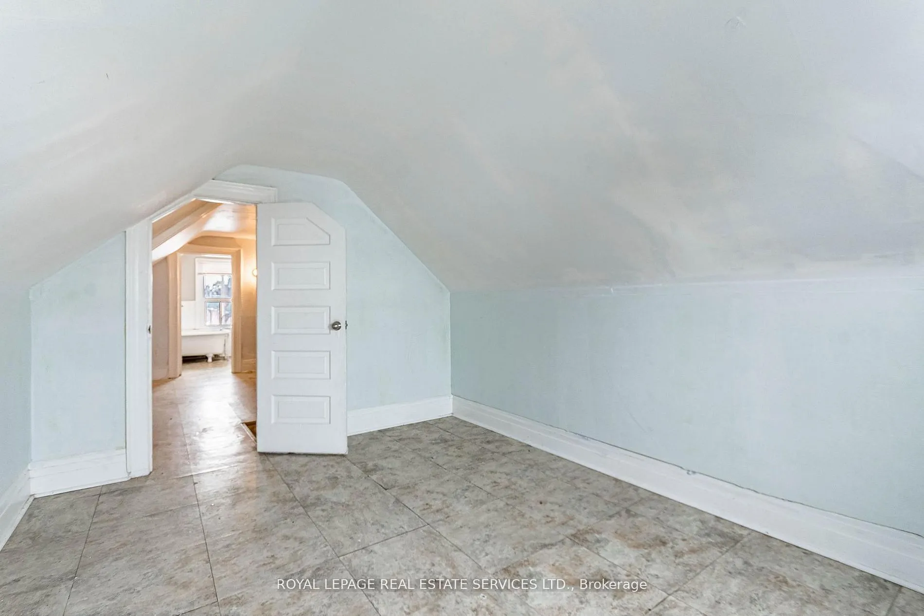 1160 Dufferin Street