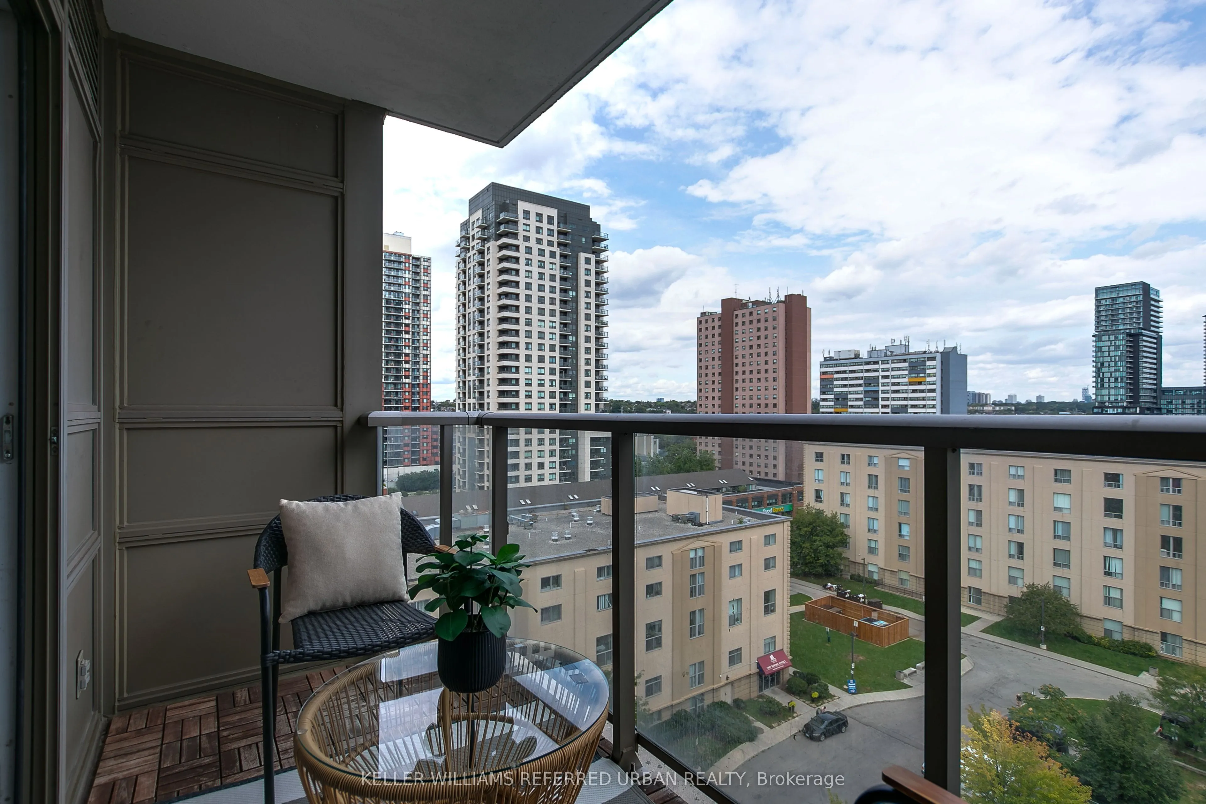 816 Lansdowne Avenue #1014