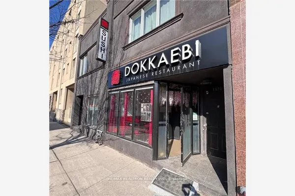 1620 Bloor Street W