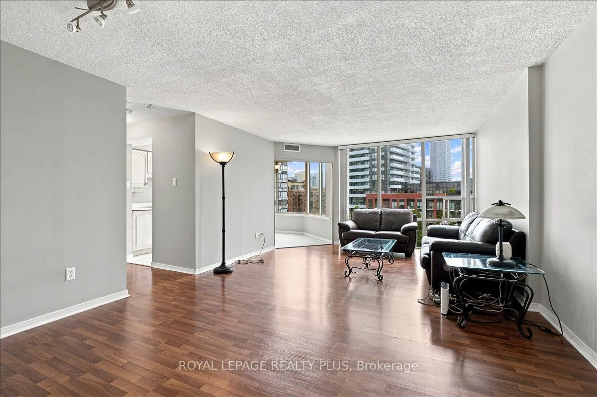 350 Rathburn Road W #701