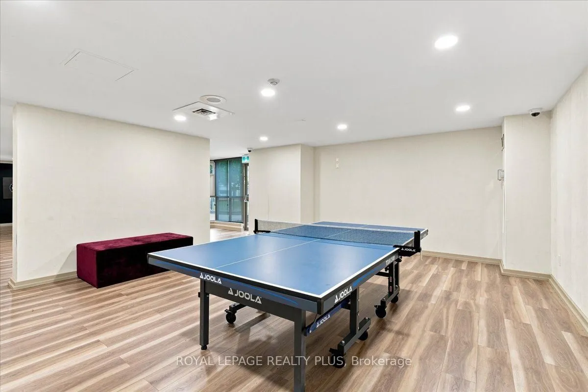 350 Rathburn Road W #701