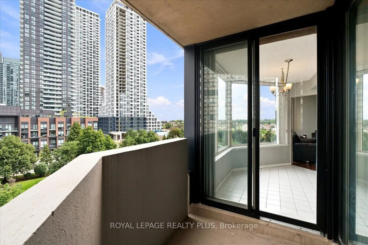 350 Rathburn Road W #701