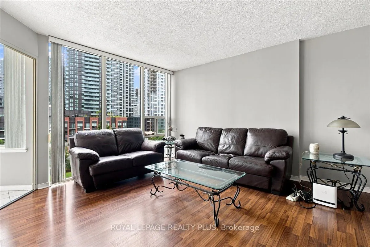 350 Rathburn Road W #701