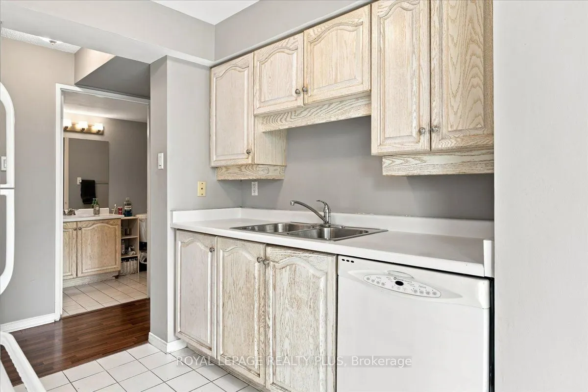 350 Rathburn Road W #701