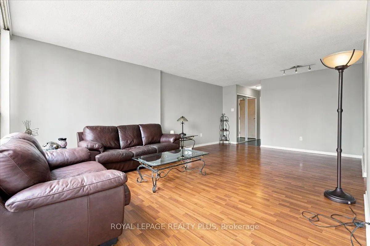 350 Rathburn Road W #701