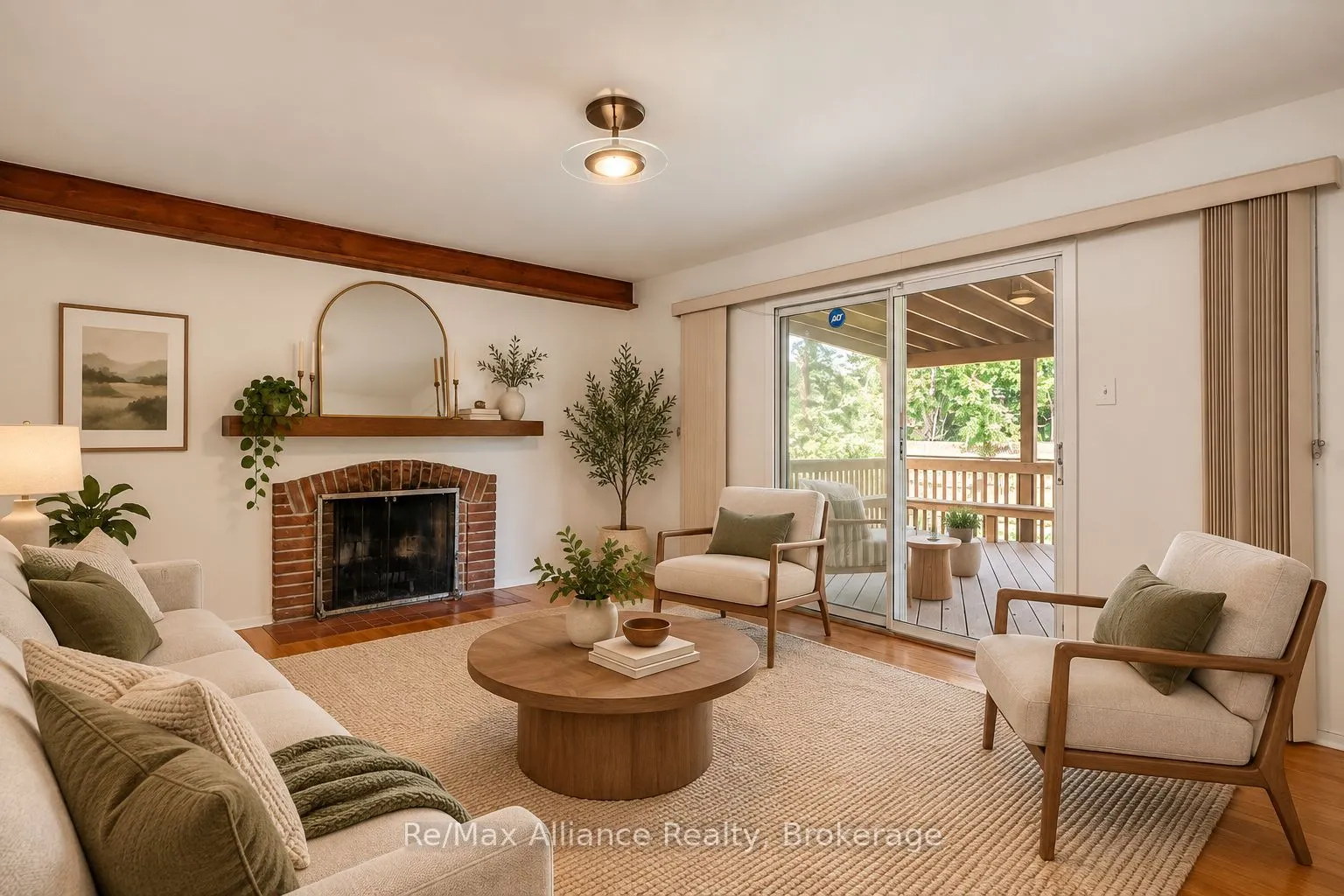 2454 Woking Crescent